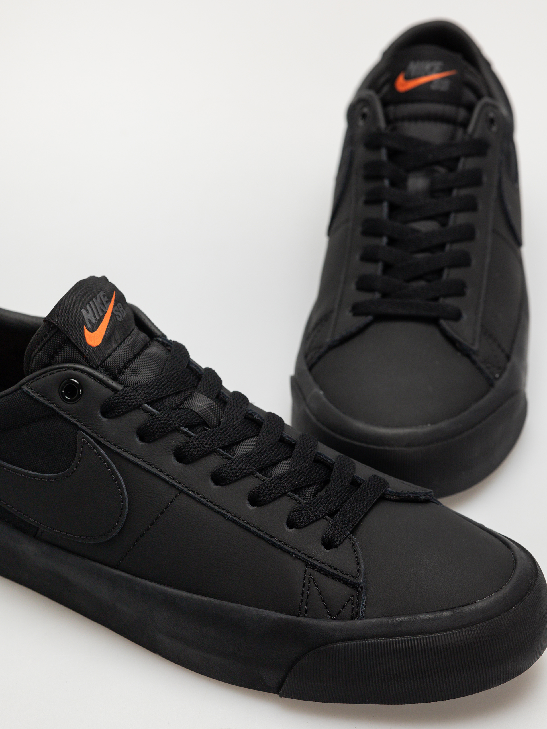 Cipők Nike SB Zoom Blazer Low Pro GT ISO (black/black black black)