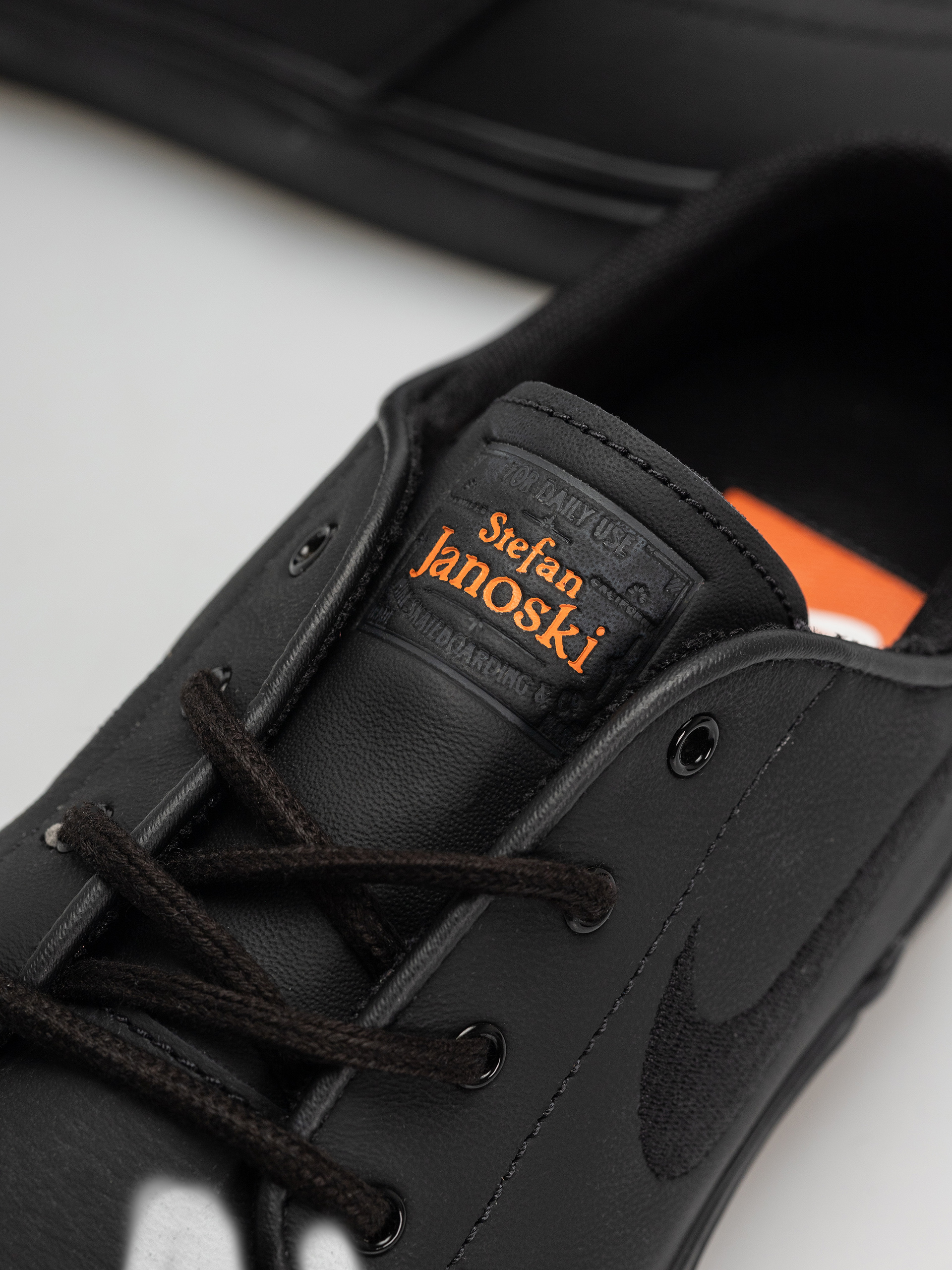 Cipők Nike SB Zoom Janoski OG+ ISO (black/black black black)