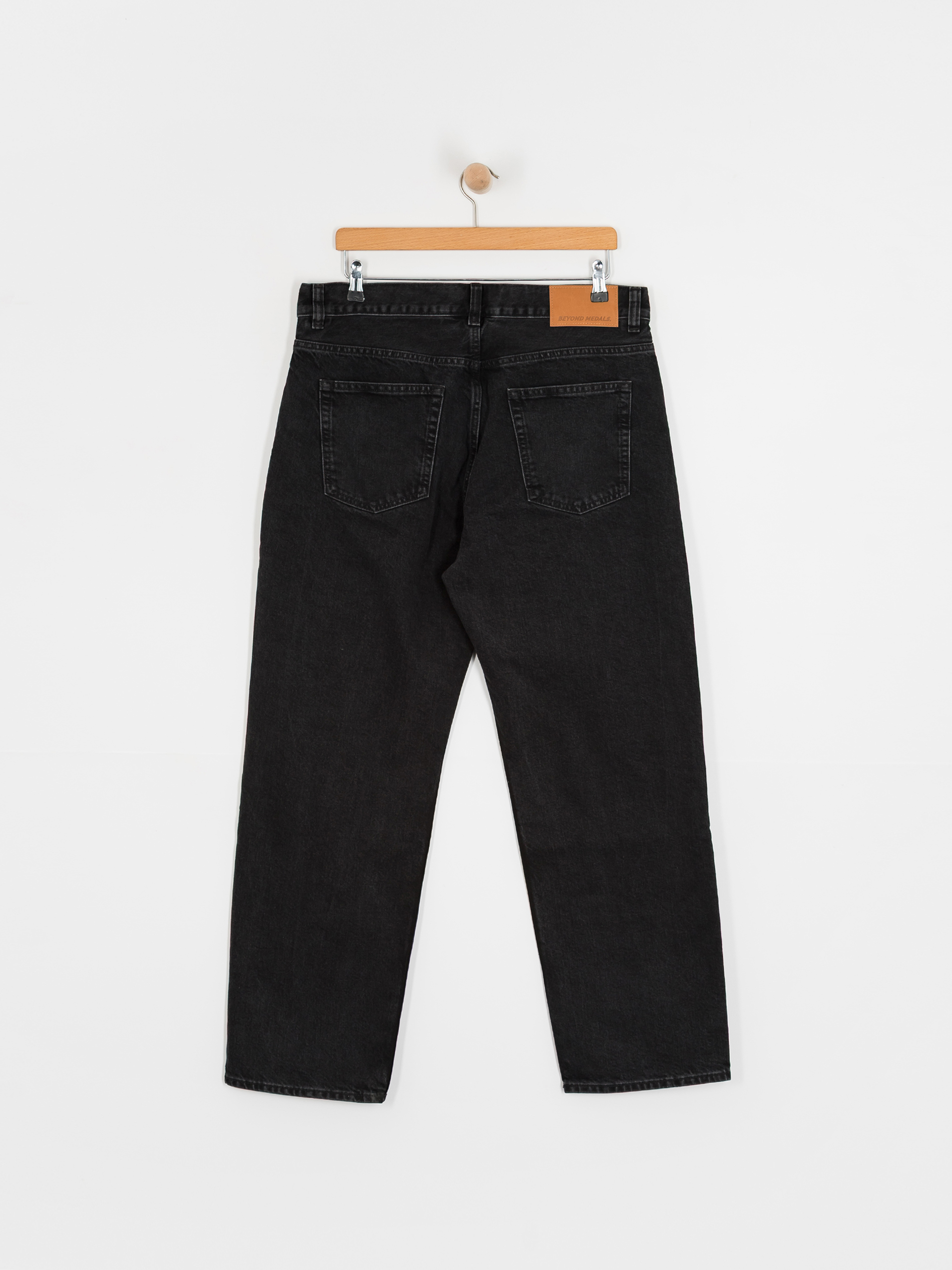 Beyond Medals Loose Jeans Kisnadrág (black)