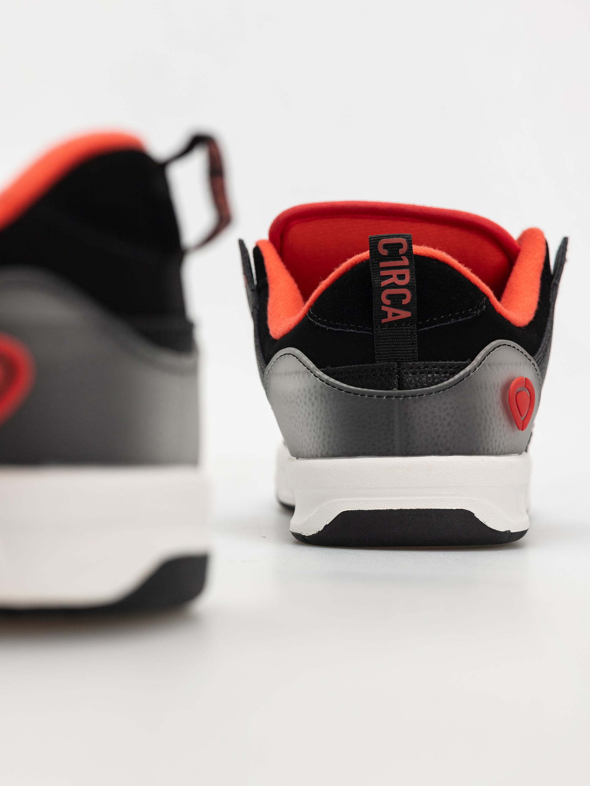 Cipők Circa Tave Tt (black/rubicondo)