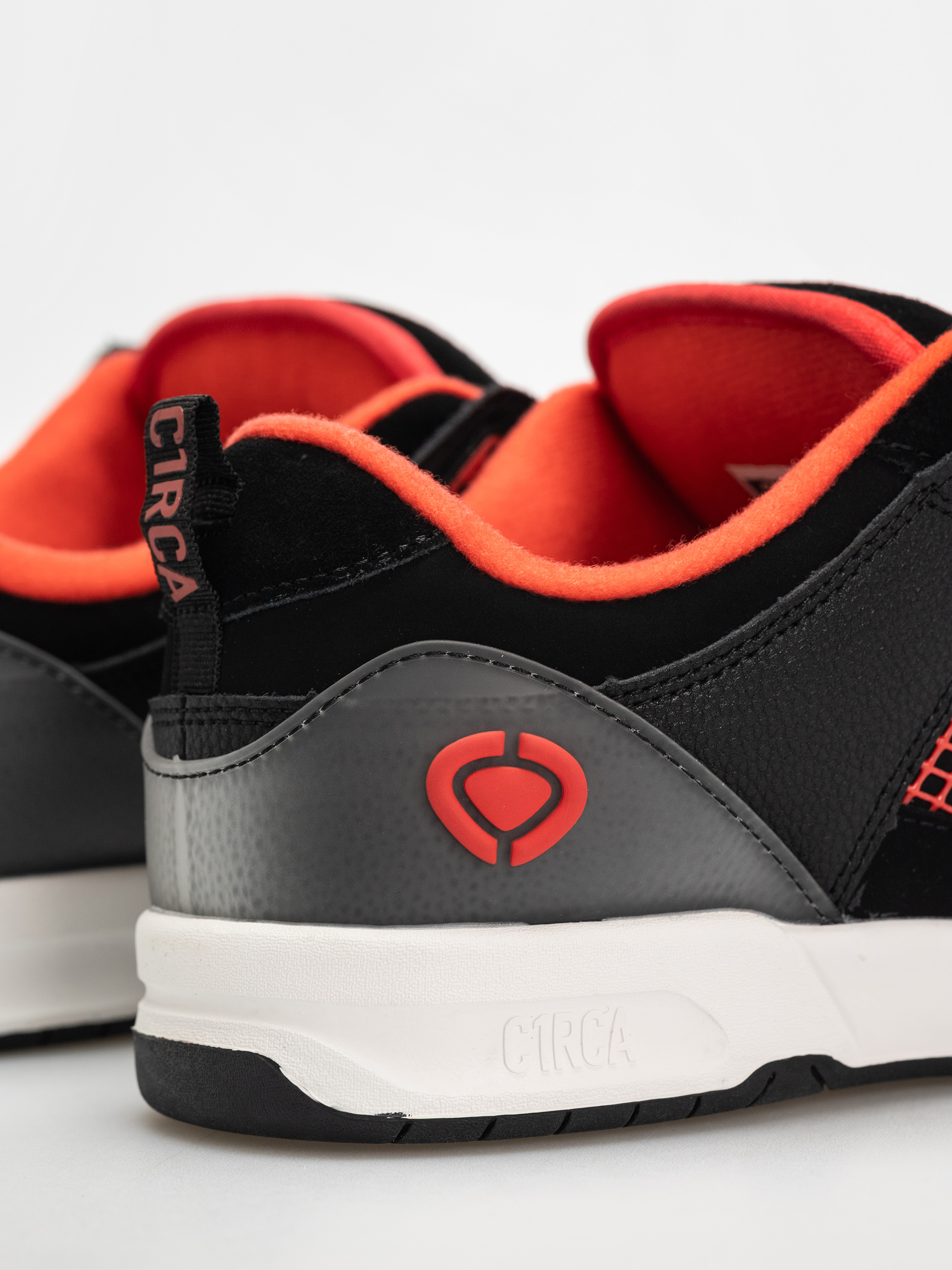 Cipők Circa Tave Tt (black/rubicondo)