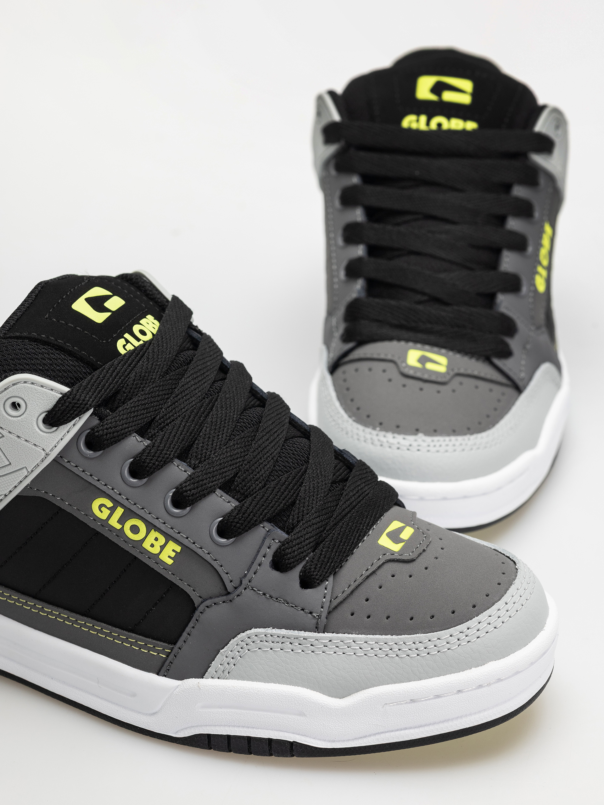 Cipők Globe Tilt (greyscale/black)