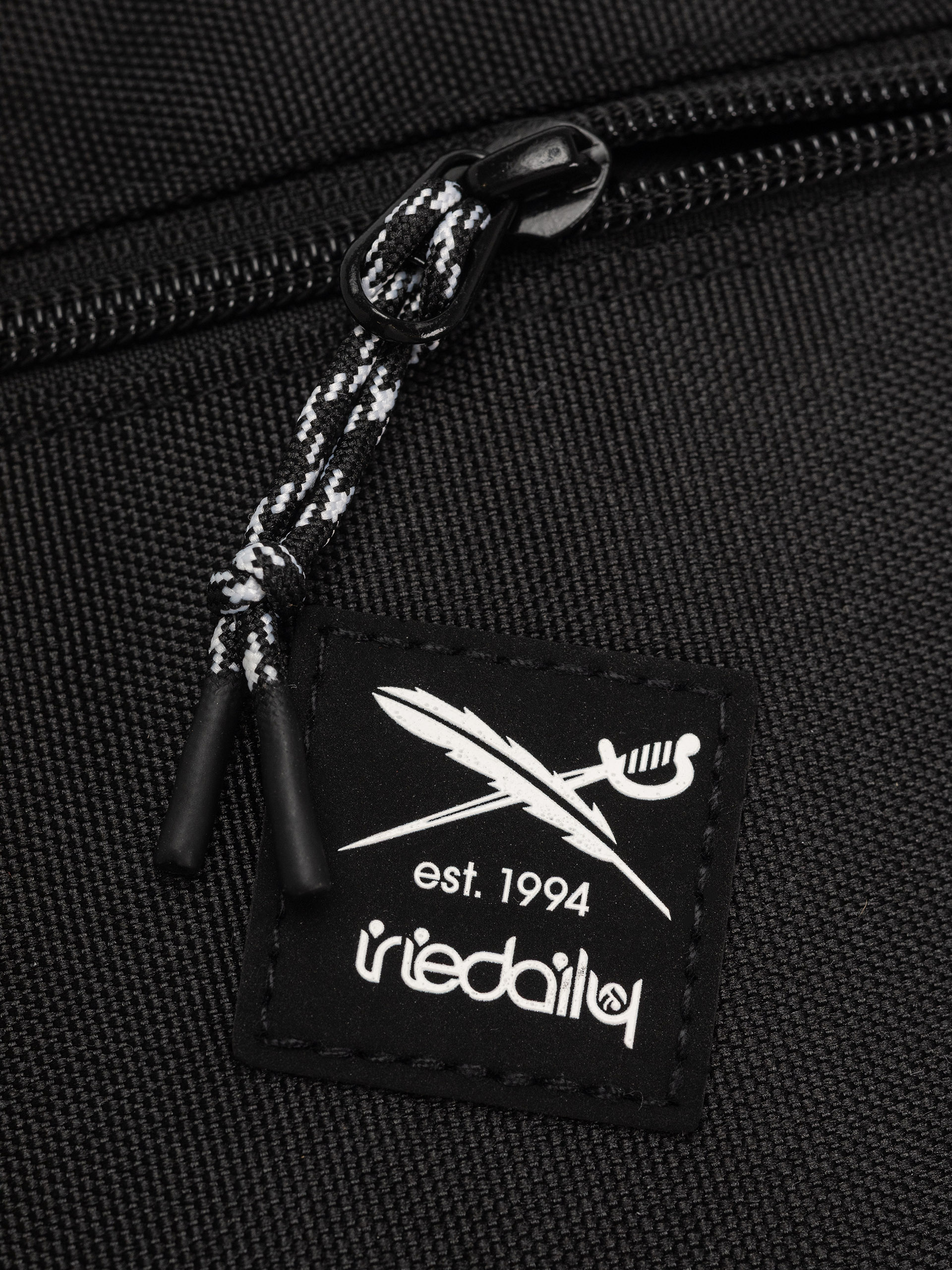 Iriedaily Millenio Táska (uni black)