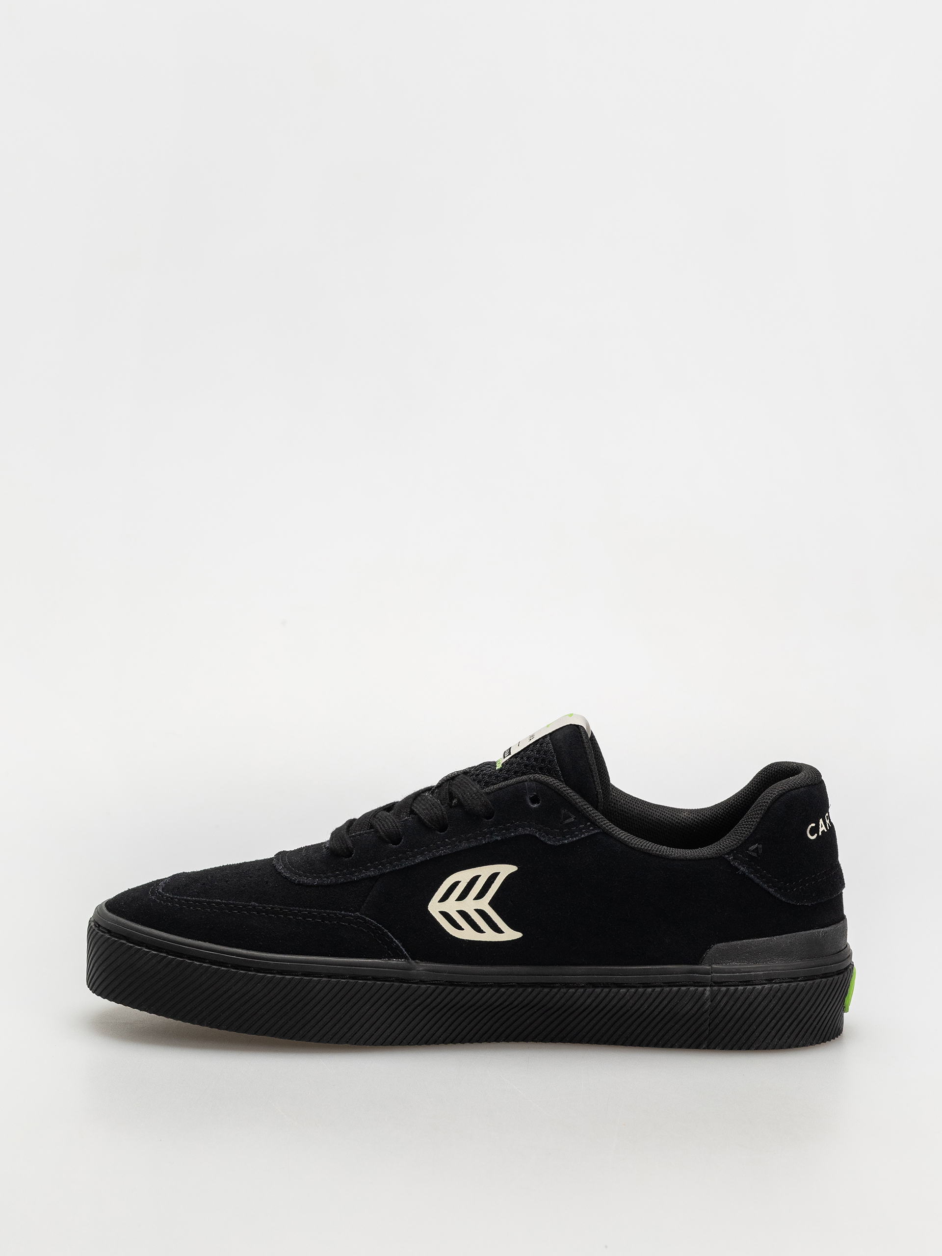 Cariuma Luan Pro Cipők (all black suede ivory logo)