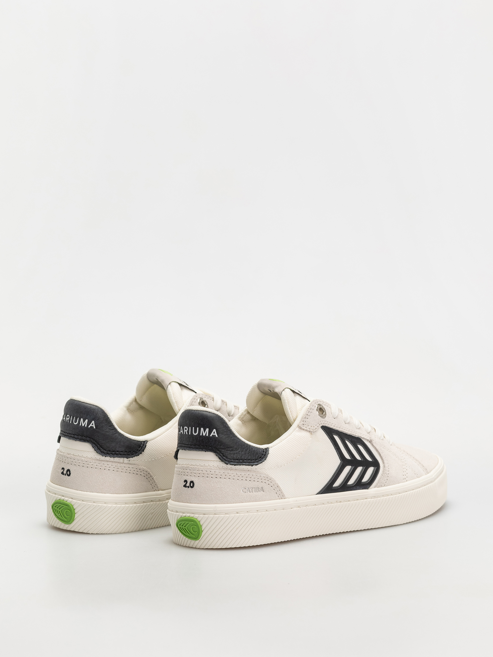 Cariuma Catiba Pro 2.0 Cipők (smoke white suede off white cordura black logo)