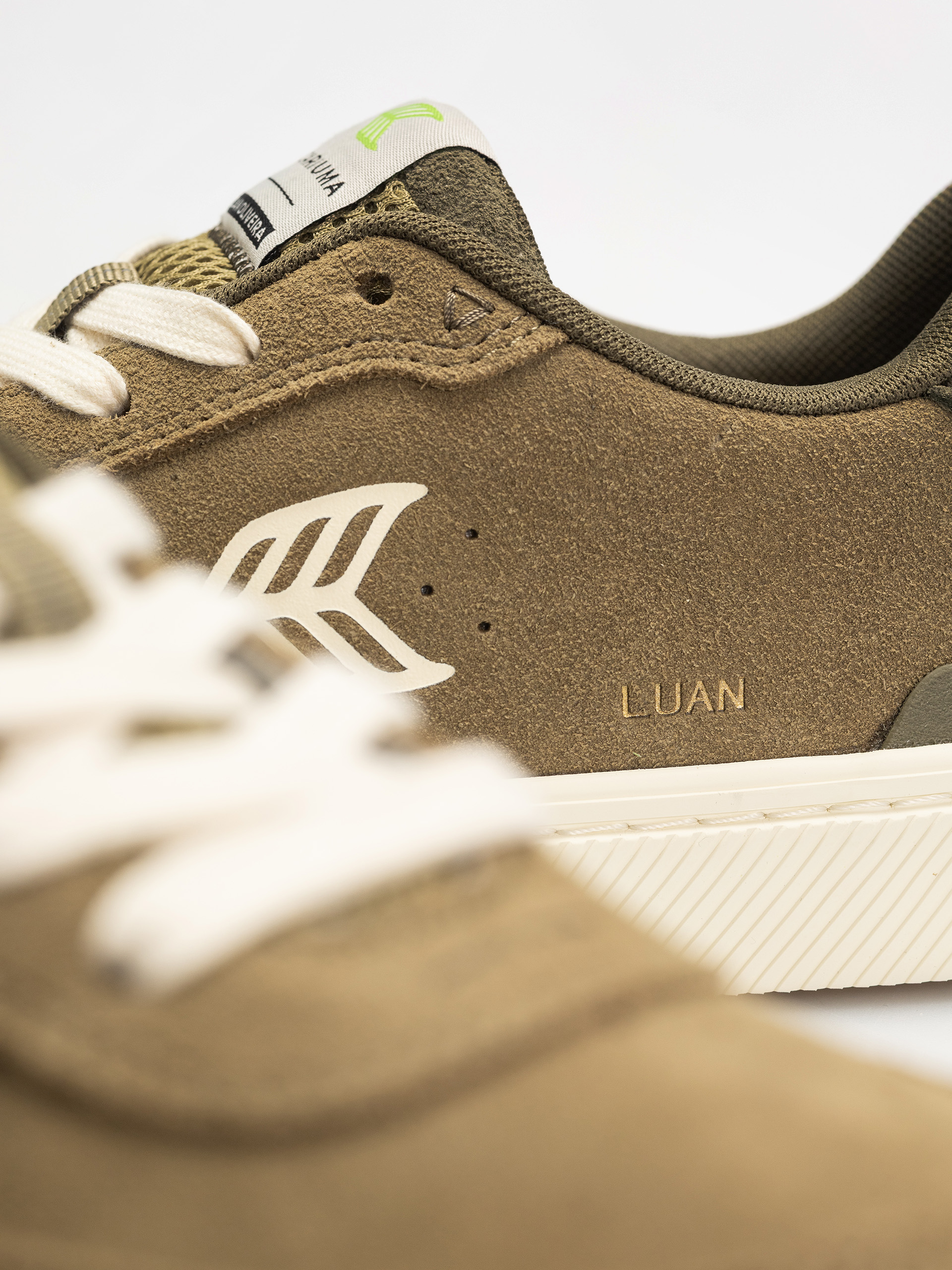 Cariuma Luan Pro Cipők Wmn (olive green suede ivory logo burnt olive)