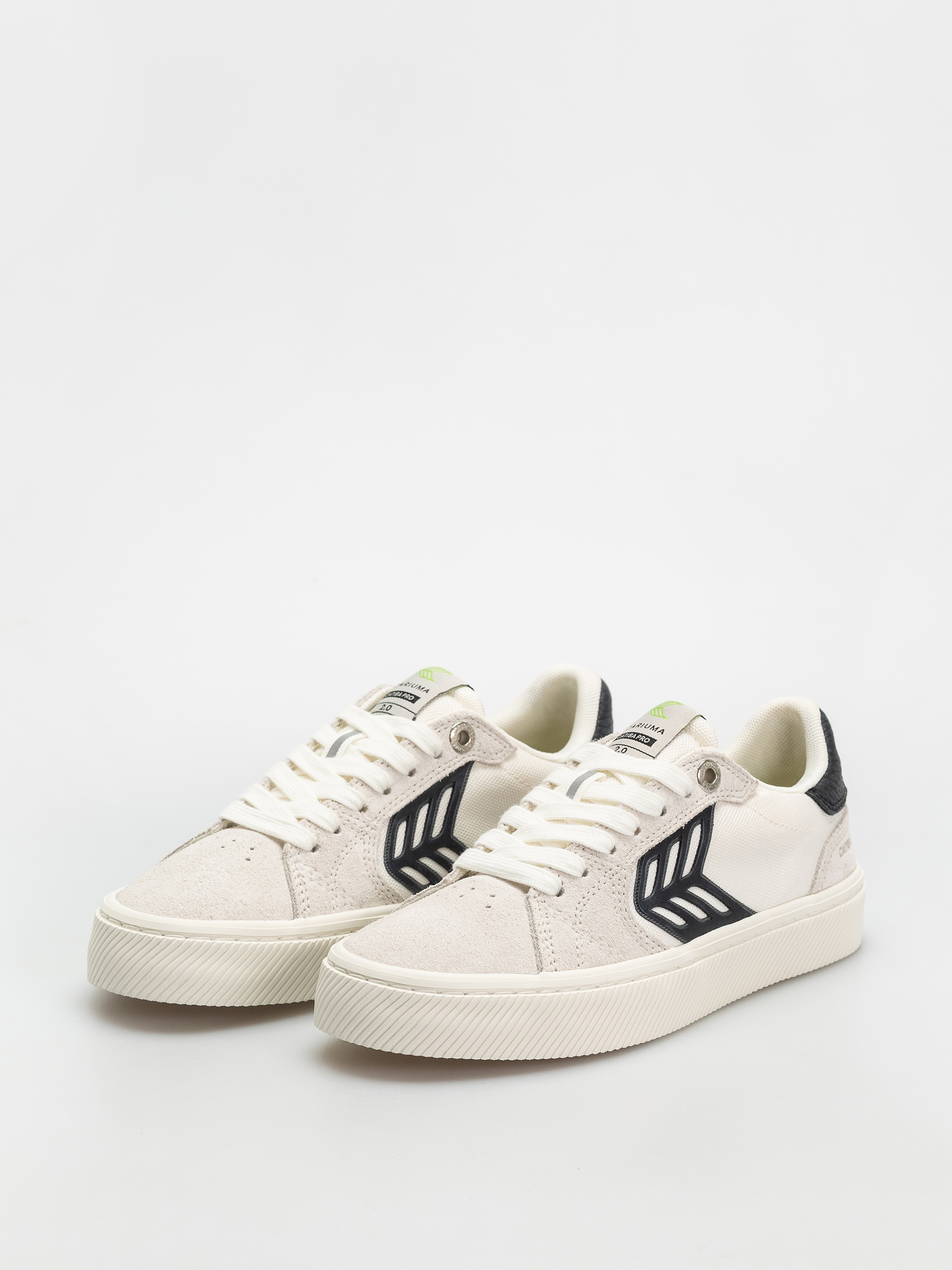 Cariuma Catiba Pro 2.0 Cipők Wmn (smoke white suede off white cordura black logo)