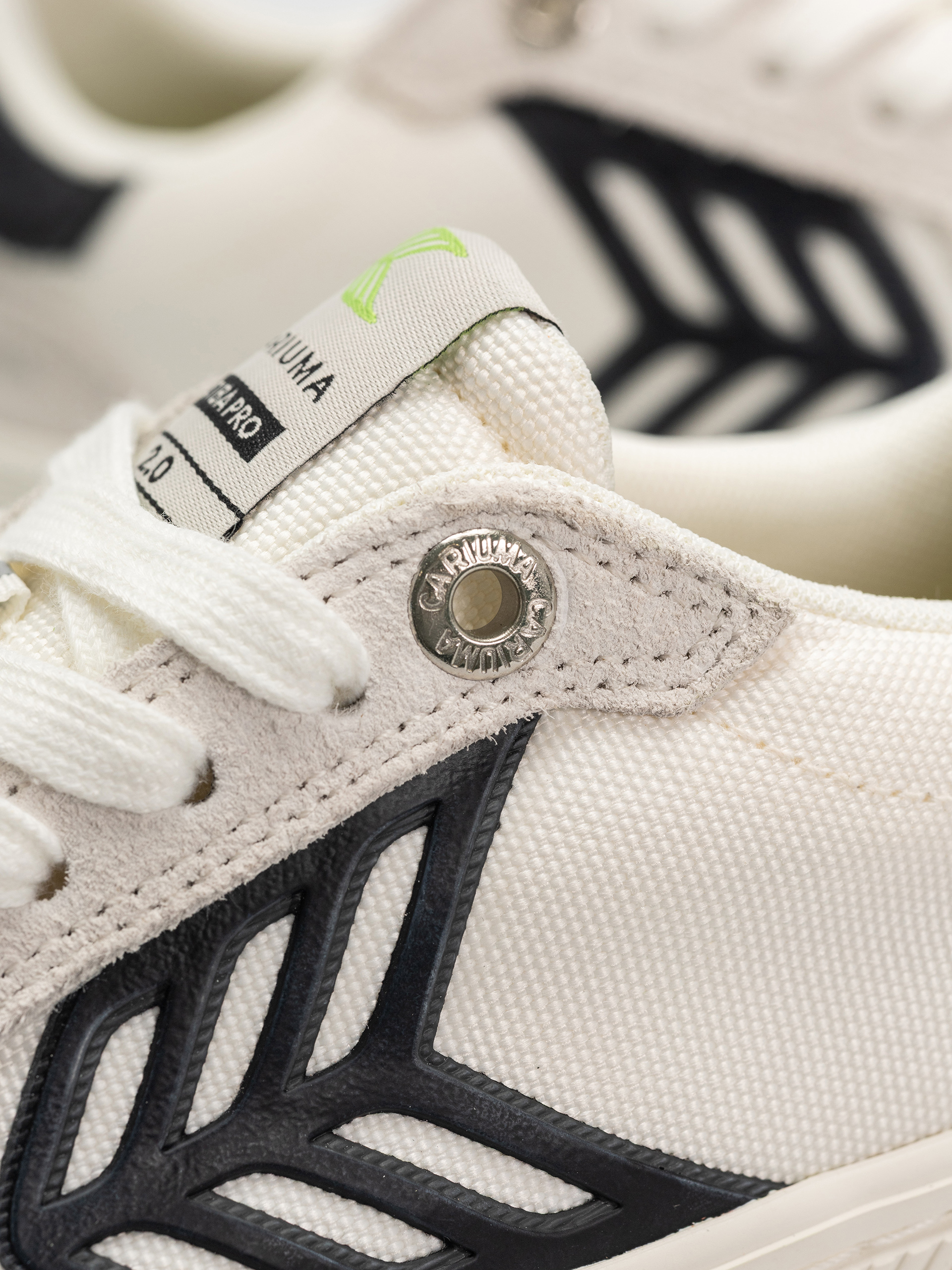 Cariuma Catiba Pro 2.0 Cipők Wmn (smoke white suede off white cordura black logo)