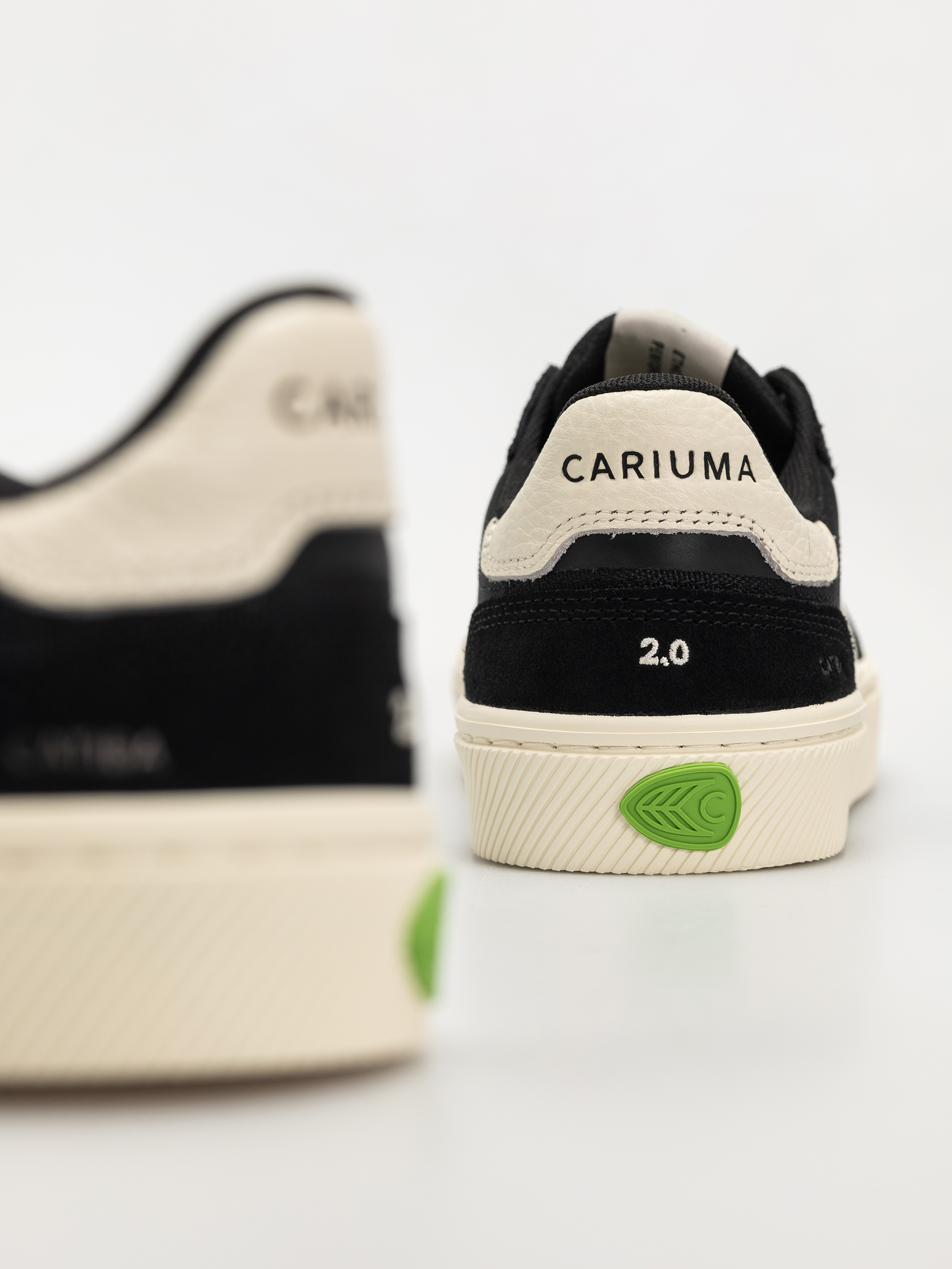 Cariuma Catiba Pro 2.0 Cipők (black suede and cordura ivory logo)