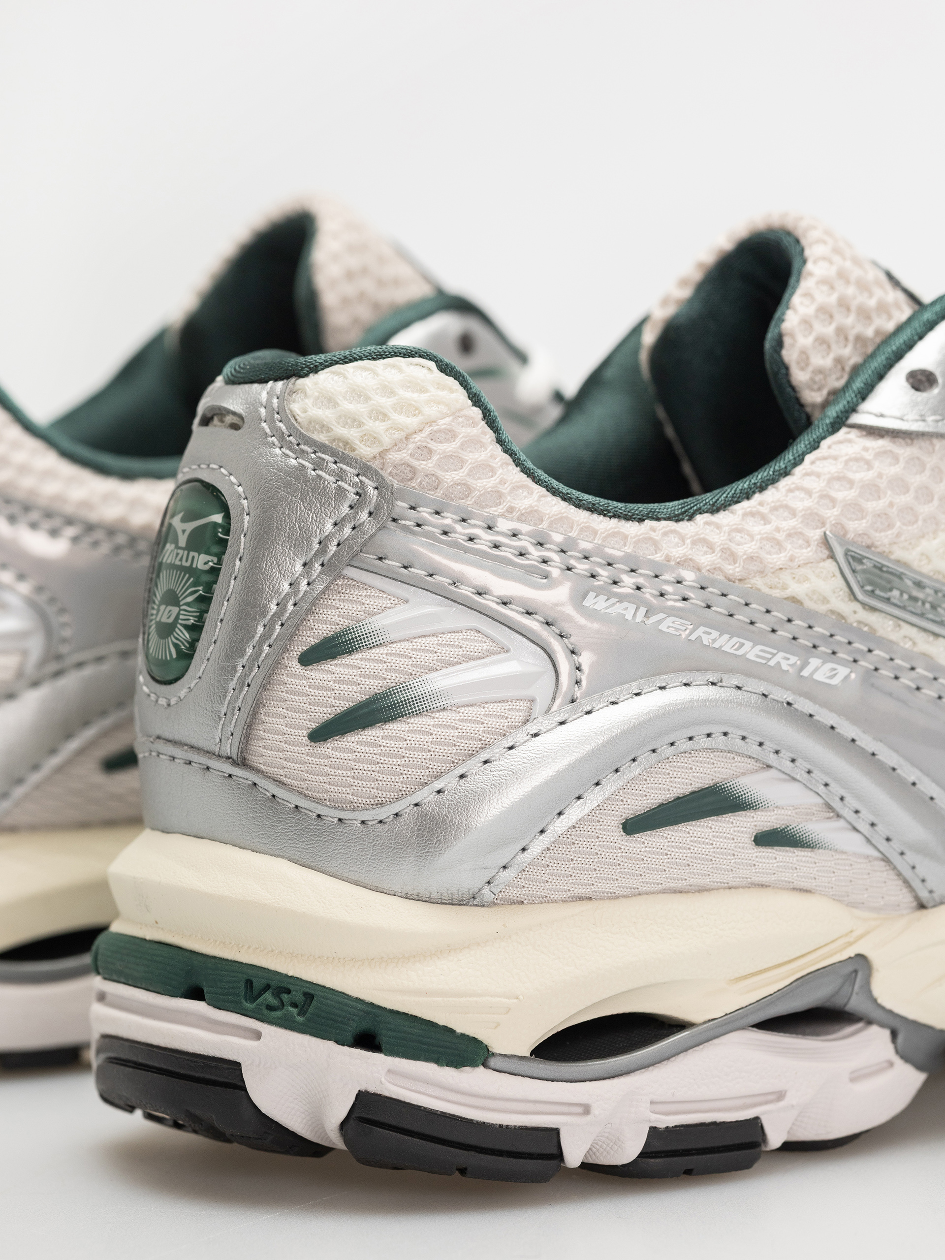 Mizuno Wave Rider 10 Cipők (snow white/slate/bistro green)