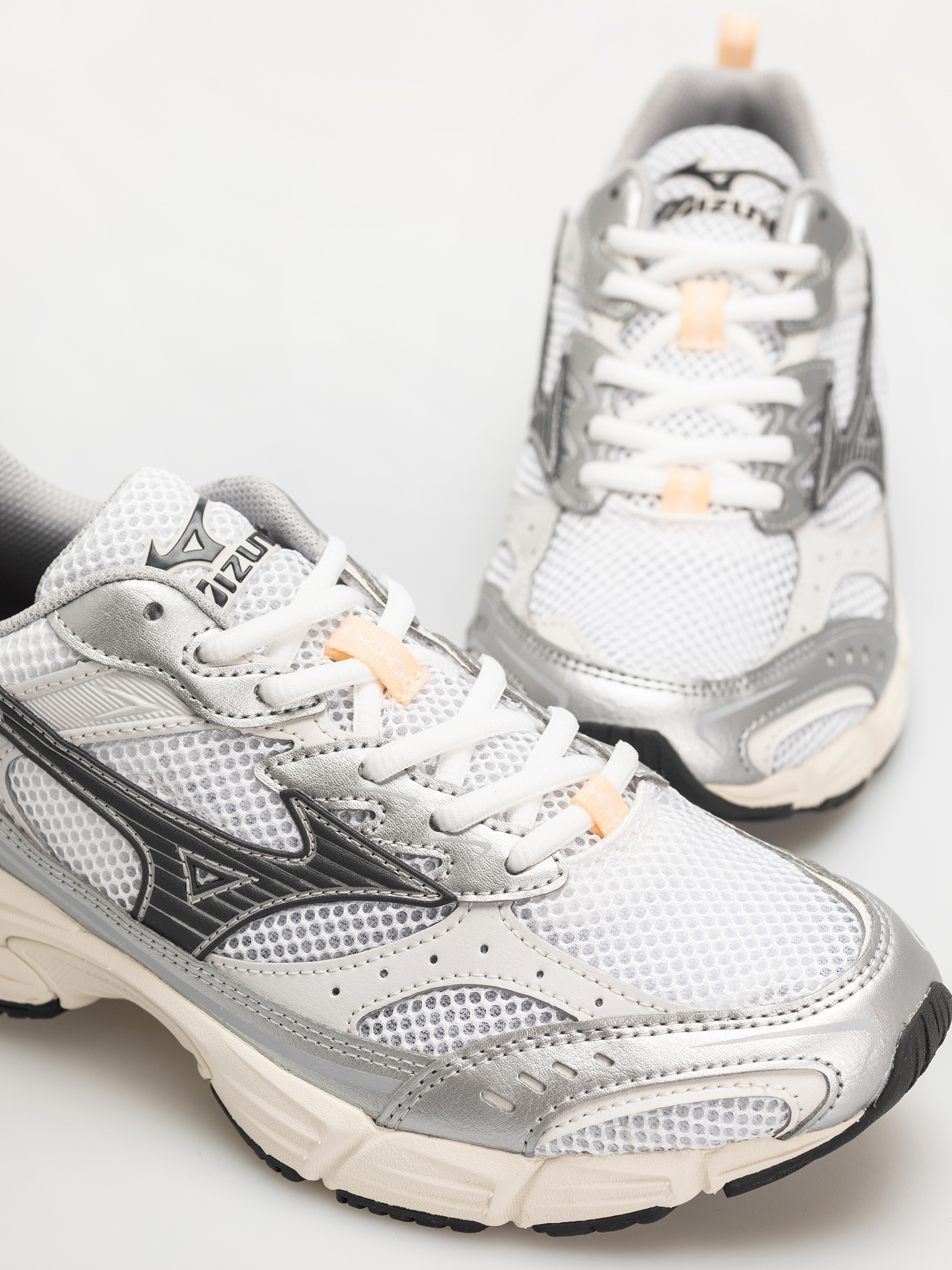 Mizuno MXR Cipők (white/iron gate/peach puree)