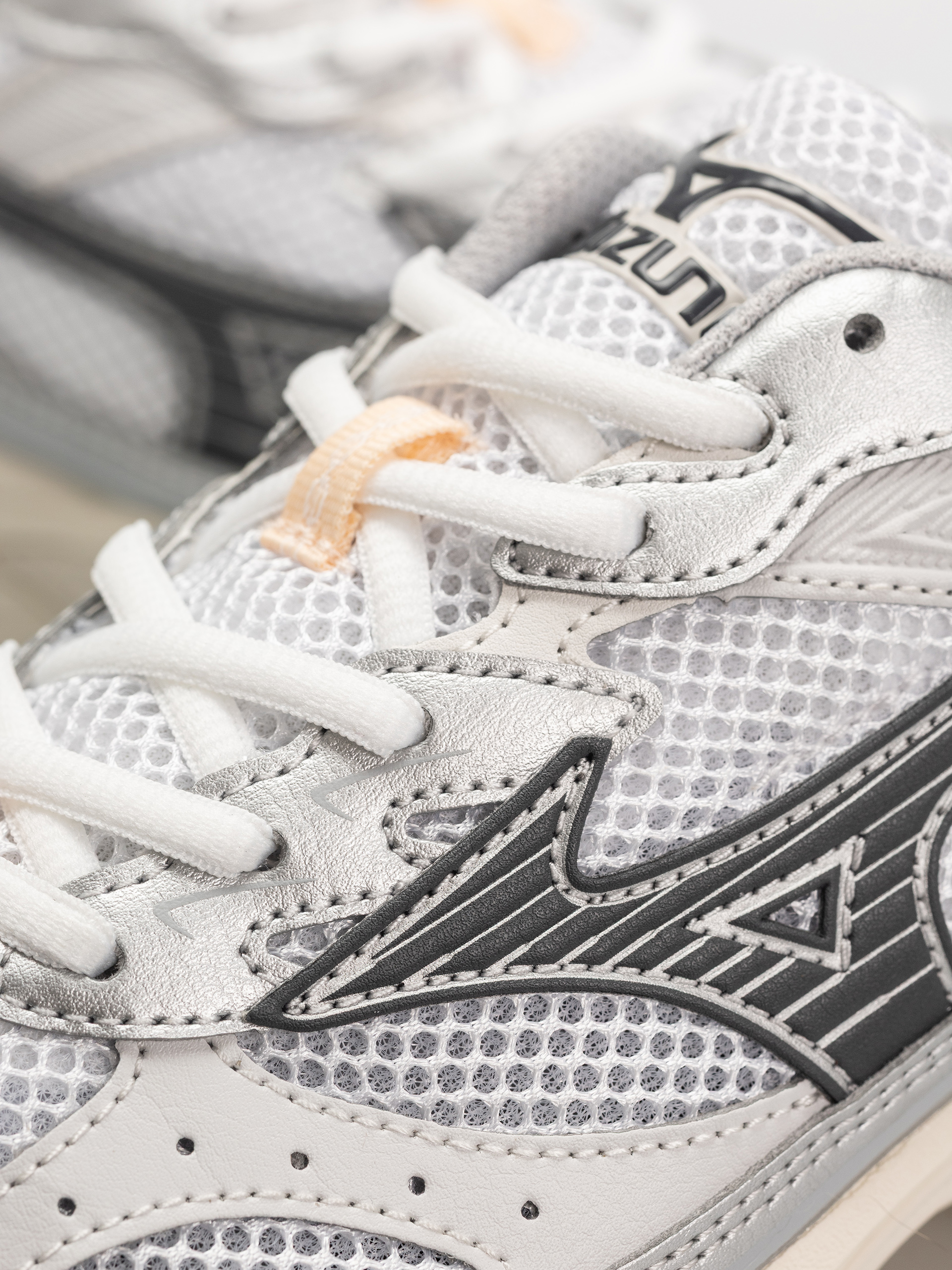 Mizuno MXR Cipők (white/iron gate/peach puree)