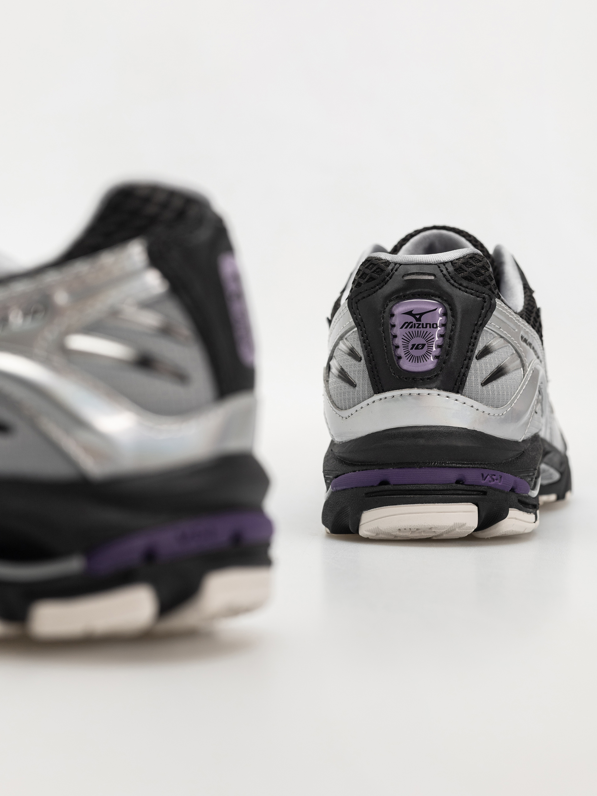 Mizuno Wave Rider 10 Cipők (black/black sand/purple haze)