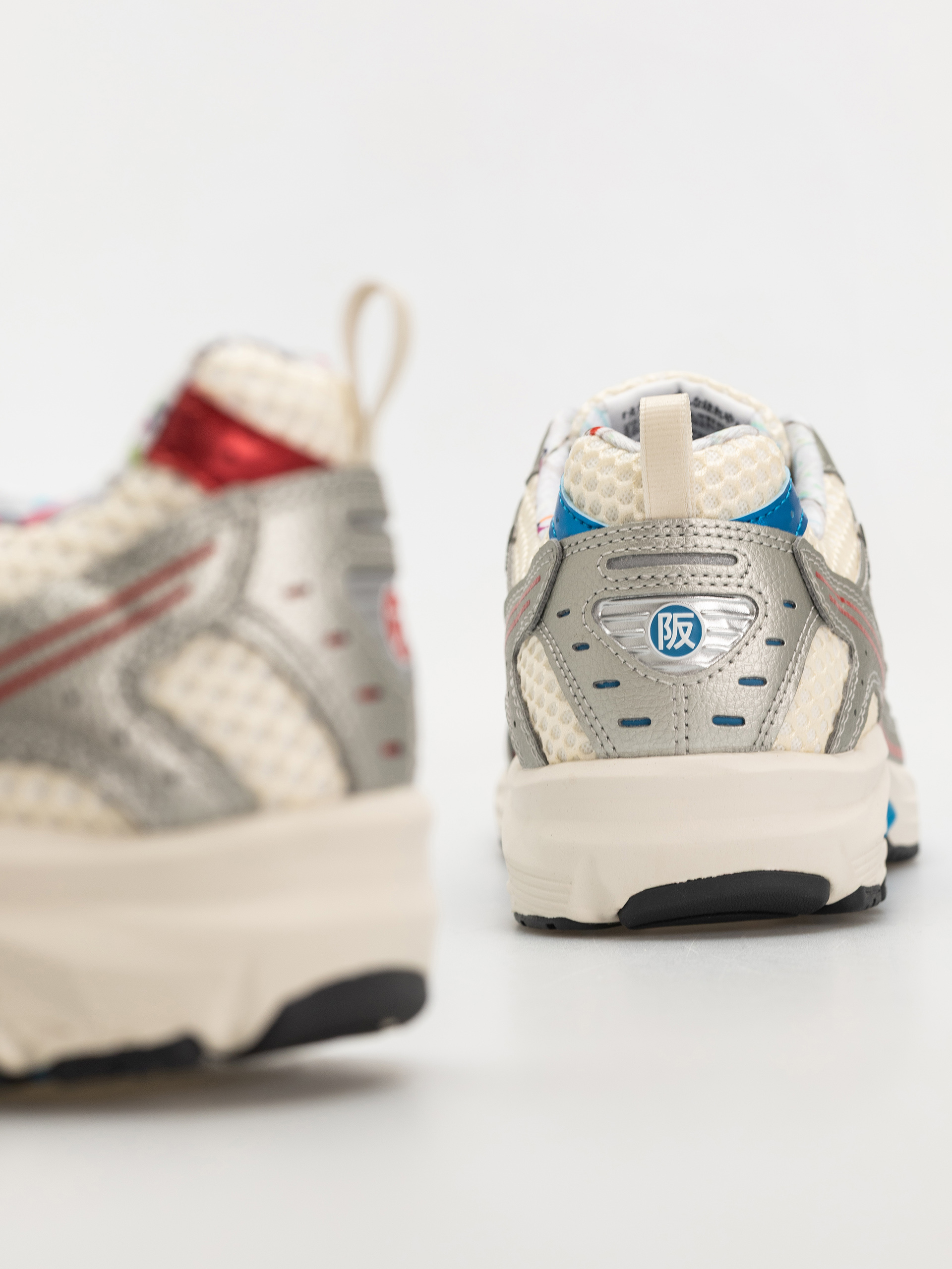 Mizuno MXR Cipők (pristine/high risk red/blue pace)