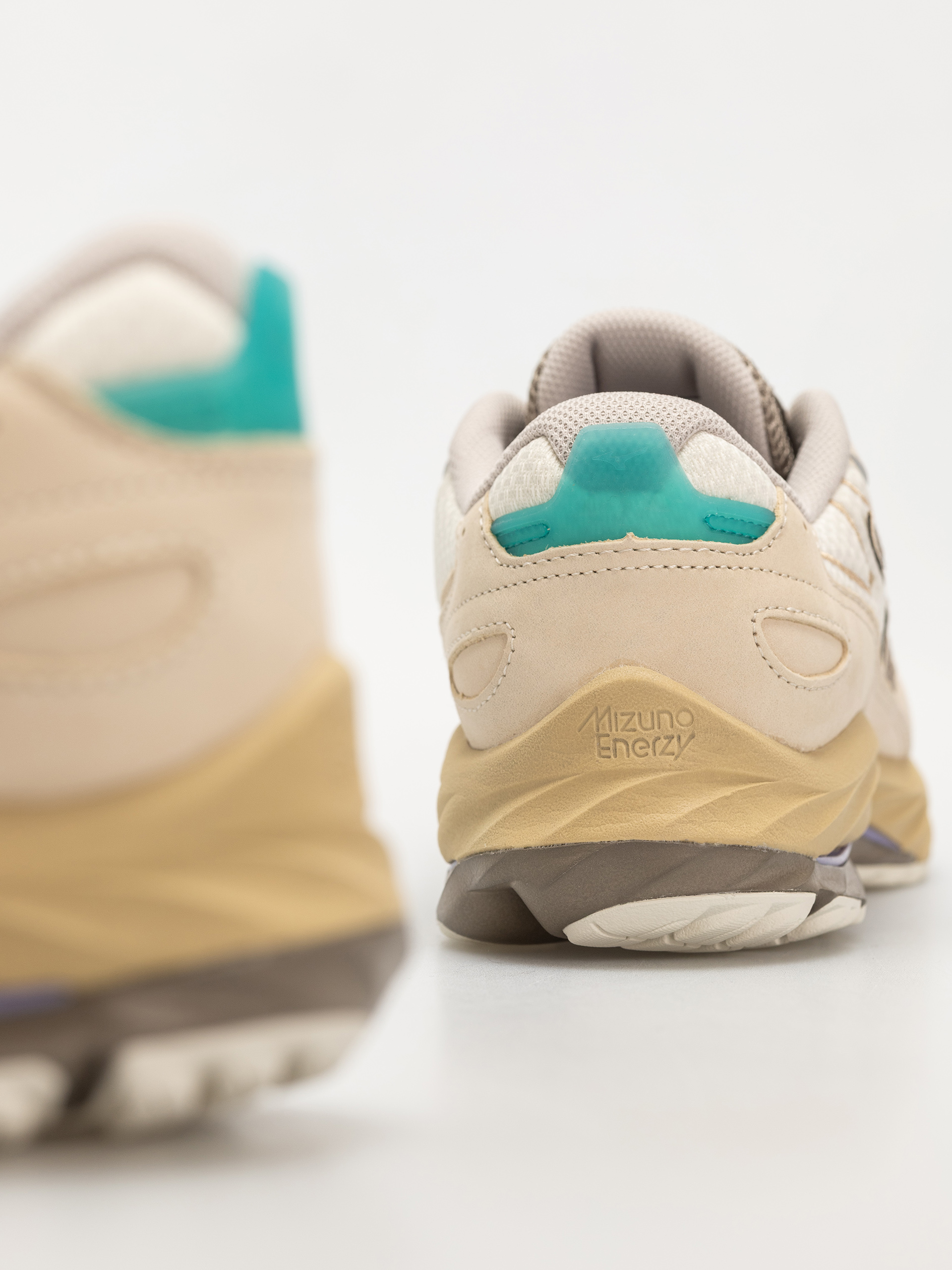 Mizuno Wave Rider Βeta Premium Cipők (summer sand/vintage khaki/cedar)