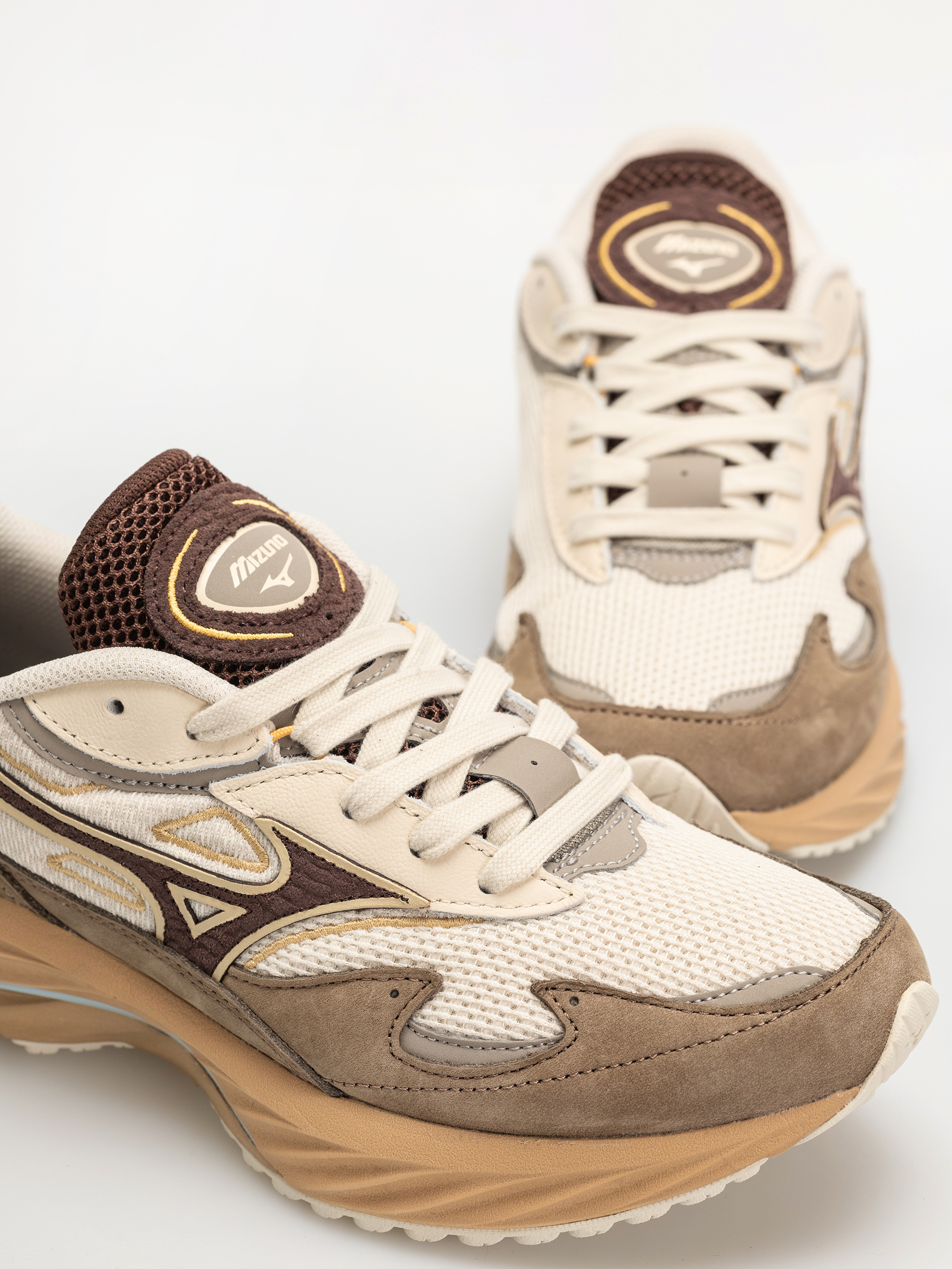 Mizuno Wave Rider Βeta Premium Cipők (vintage khaki/chicory coffee/lantana)