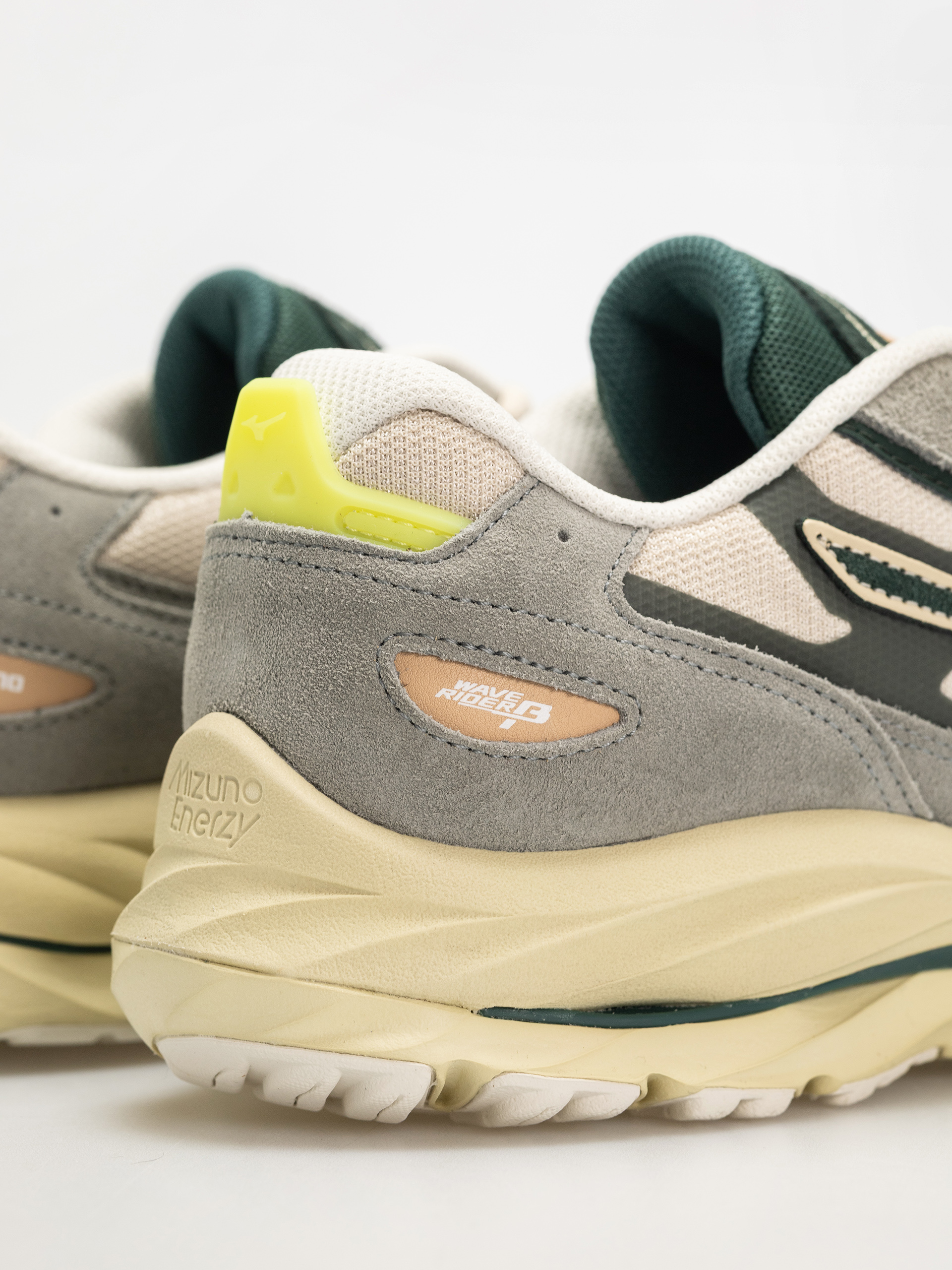 Mizuno Wave Rider Beta Cipők (shadow/pine grove/summer sand)