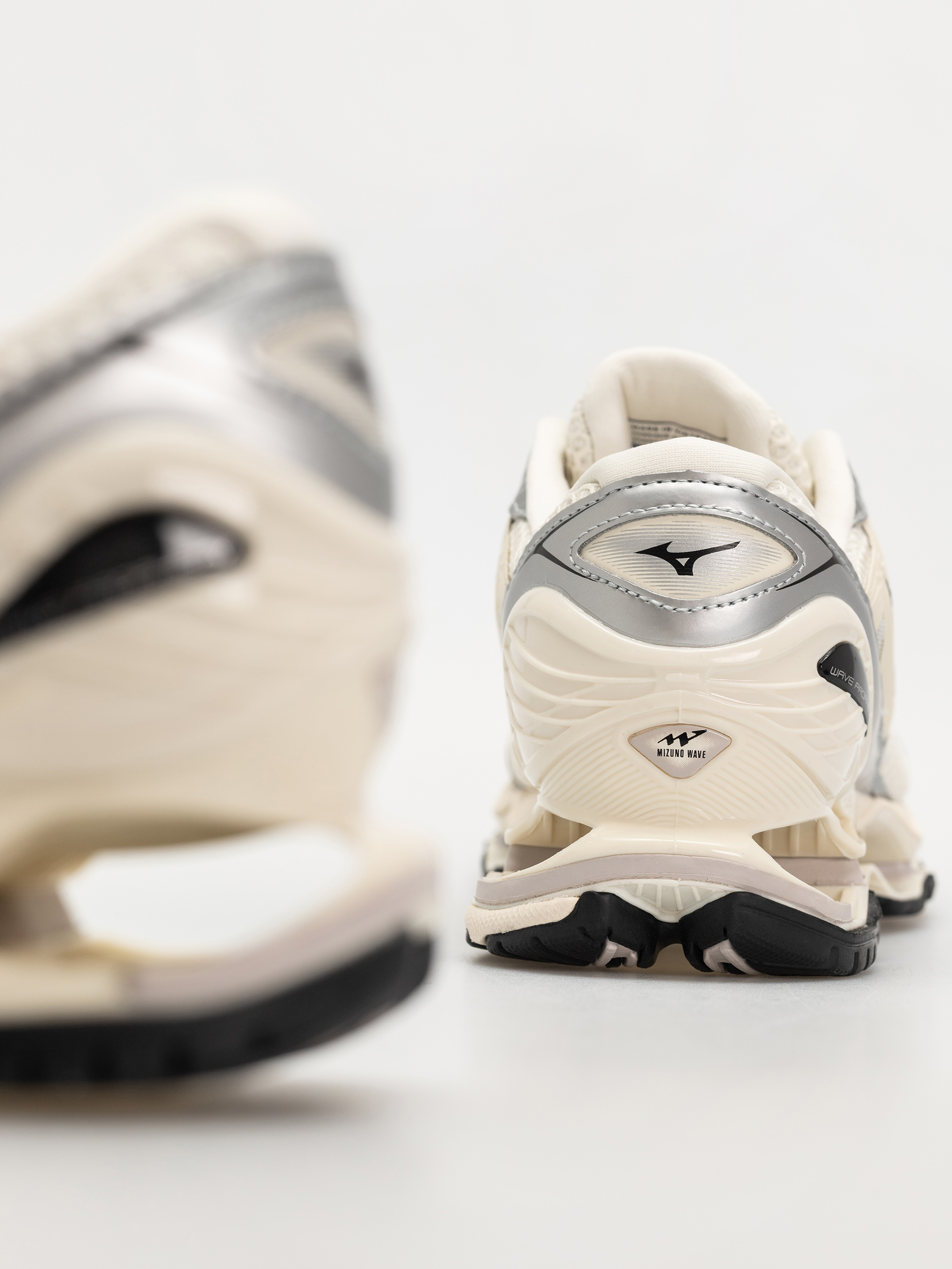 Mizuno Wave Prophecy LS Cipők (pristine/black/silver)
