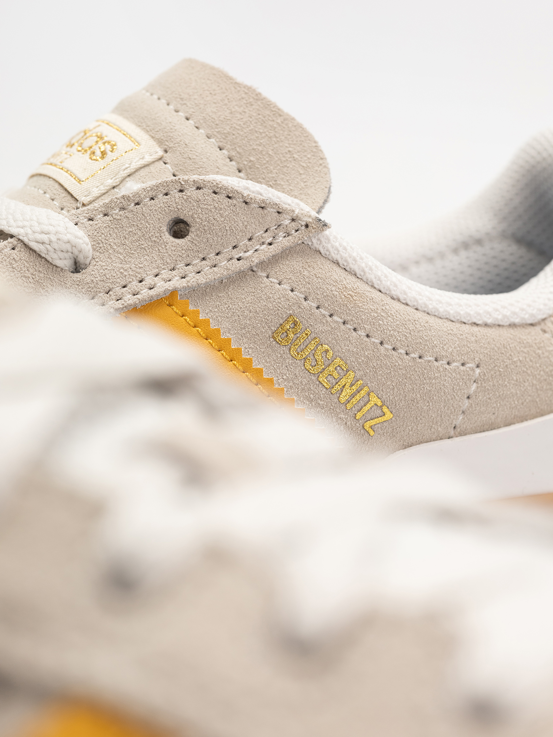 adidas Busenitz Vulc II Cipők (crywht/preyel/goldmt)