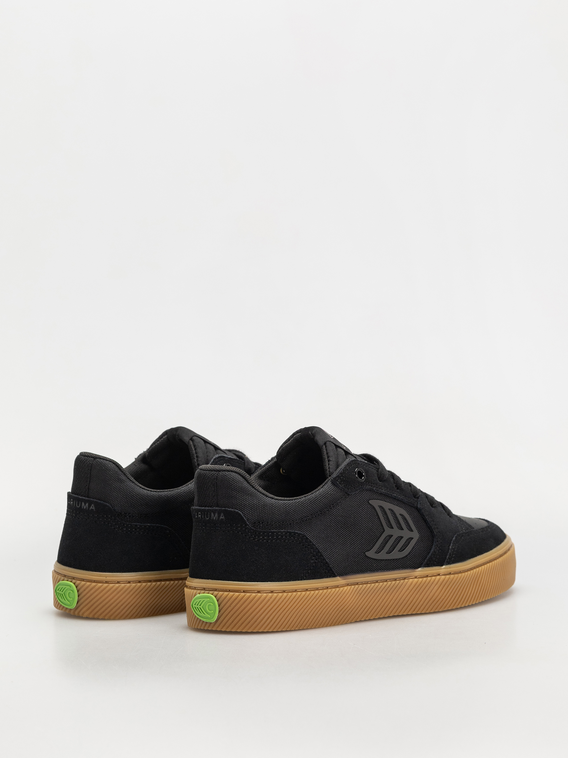 Cariuma Vallely Pro Cipők (gum black suede and cordura ash grey logo)