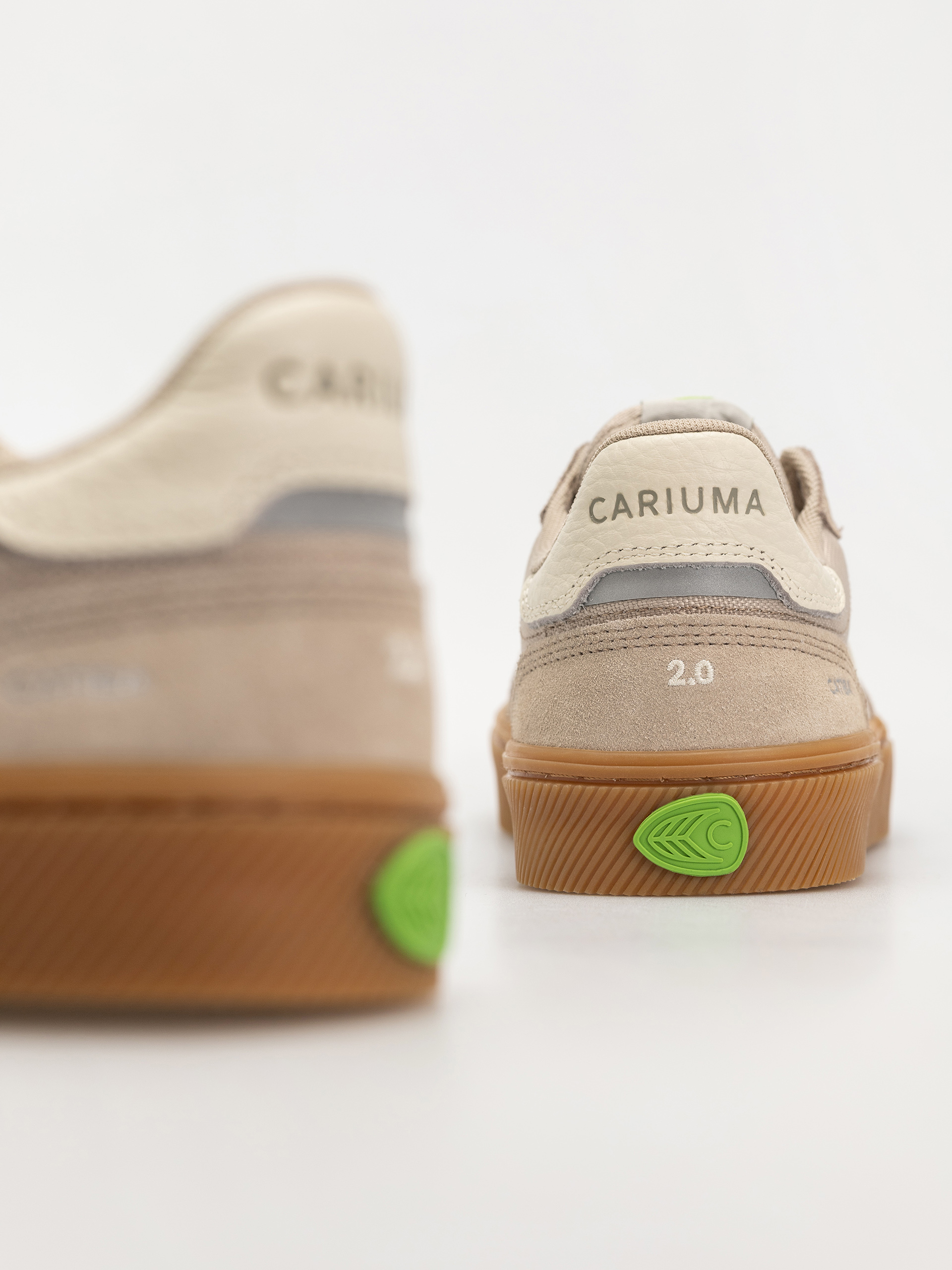 Cariuma Catiba Pro 2.0 Cipők (plaza taupe suede and cordura ivory logo)