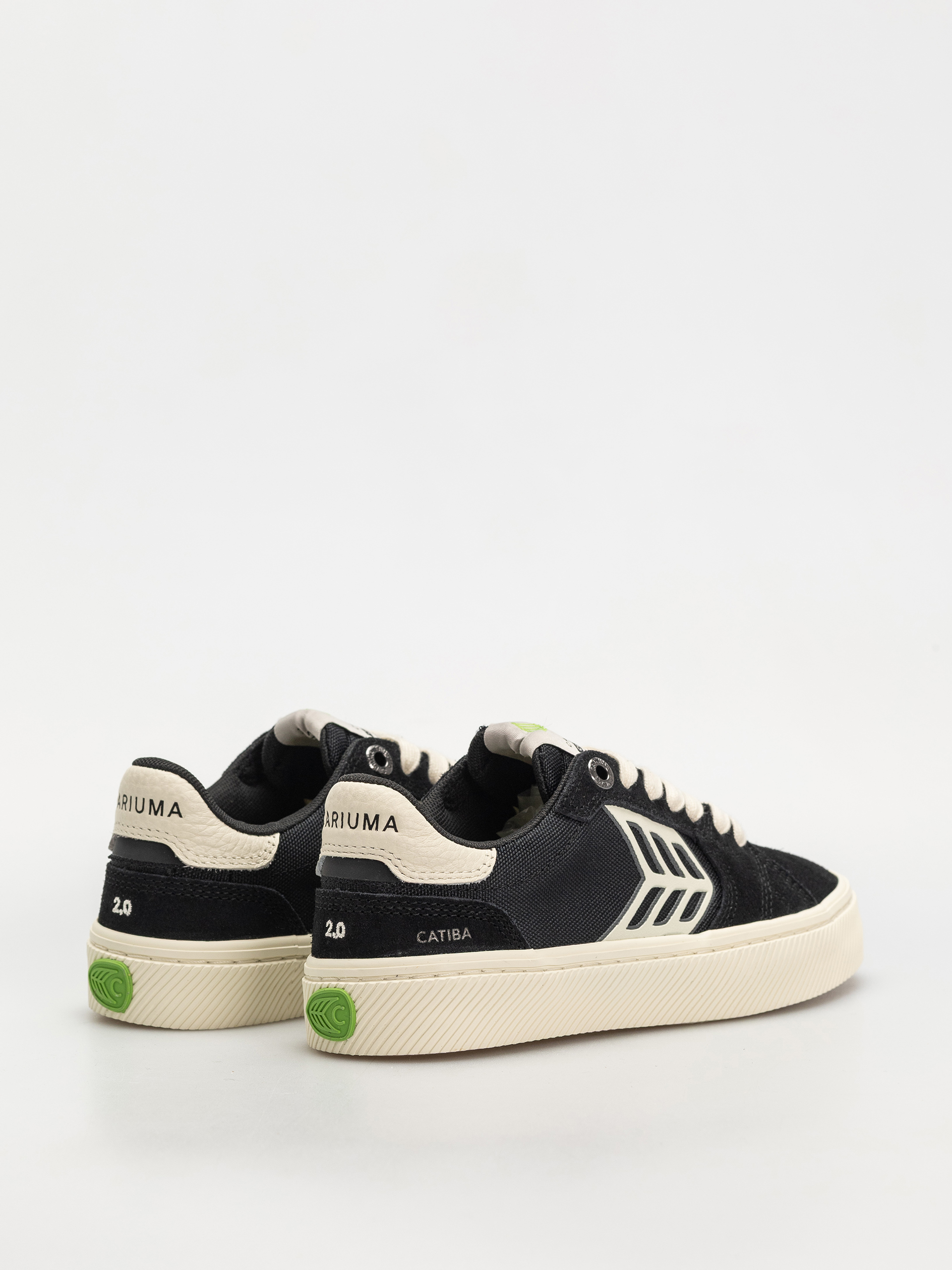 Cariuma Catiba Pro 2.0 Cipők Wmn (black suede and cordura ivory logo)