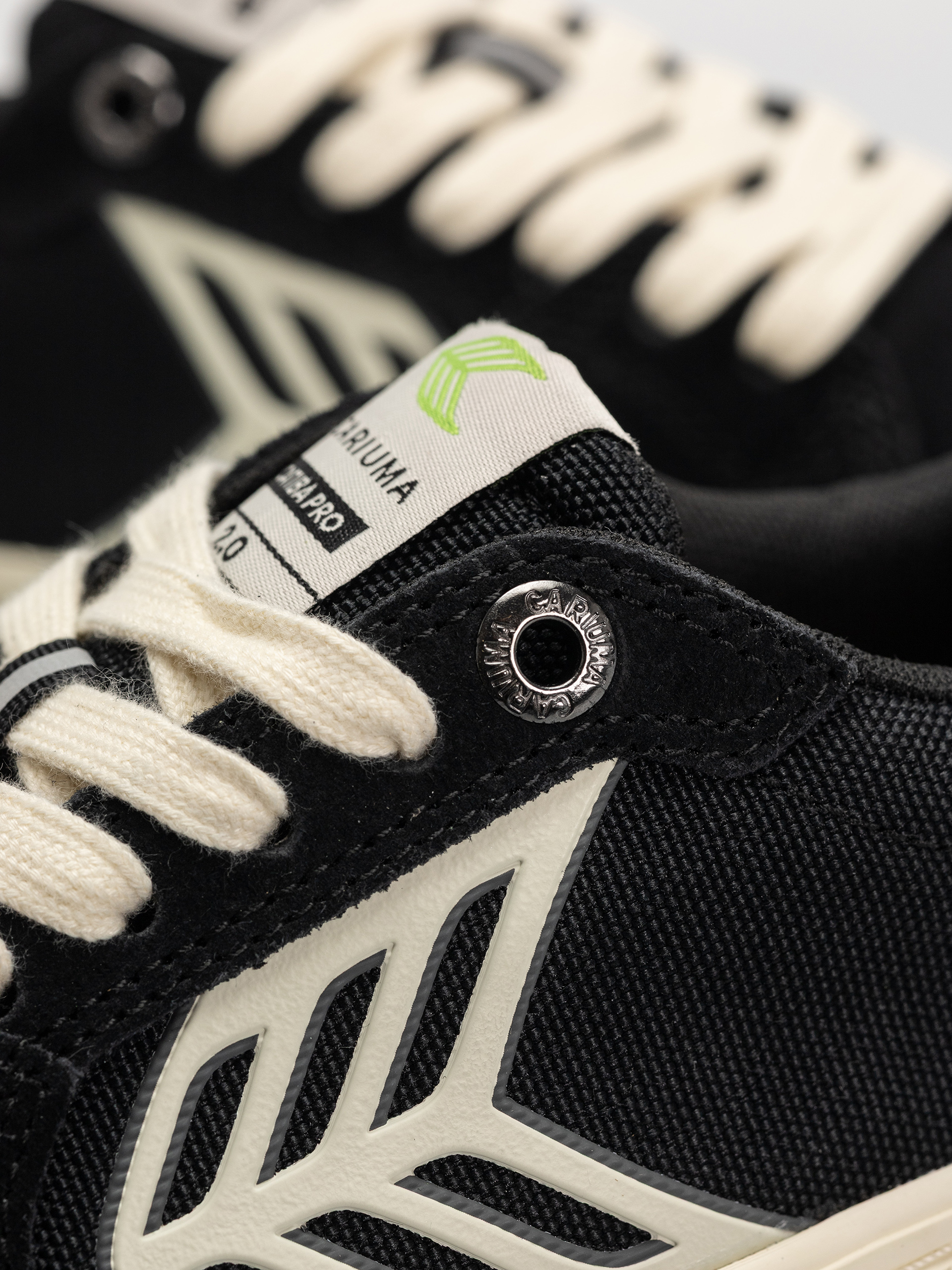 Cariuma Catiba Pro 2.0 Cipők Wmn (black suede and cordura ivory logo)