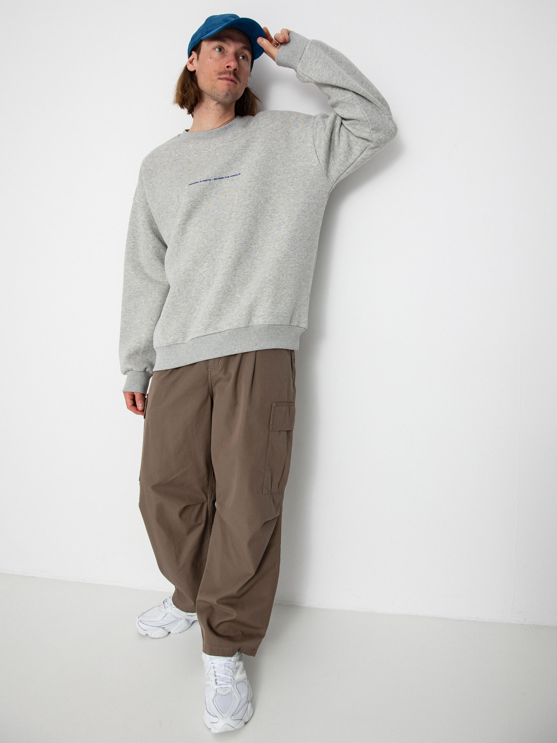 Beyond Medals Hokkaido Crewneck Pulóver (grey melange)