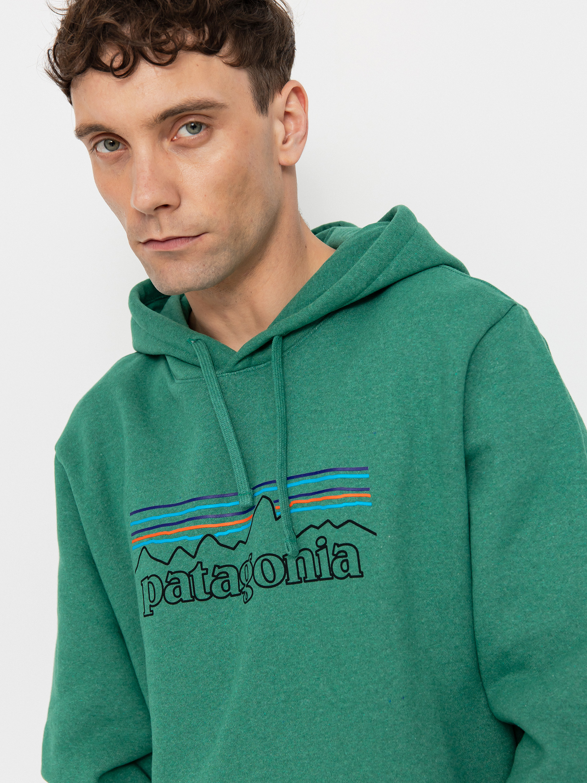 Patagonia P 6 Logo Uprisal HD Kapucnis pulóver (p-6 outline/heartleaf green)