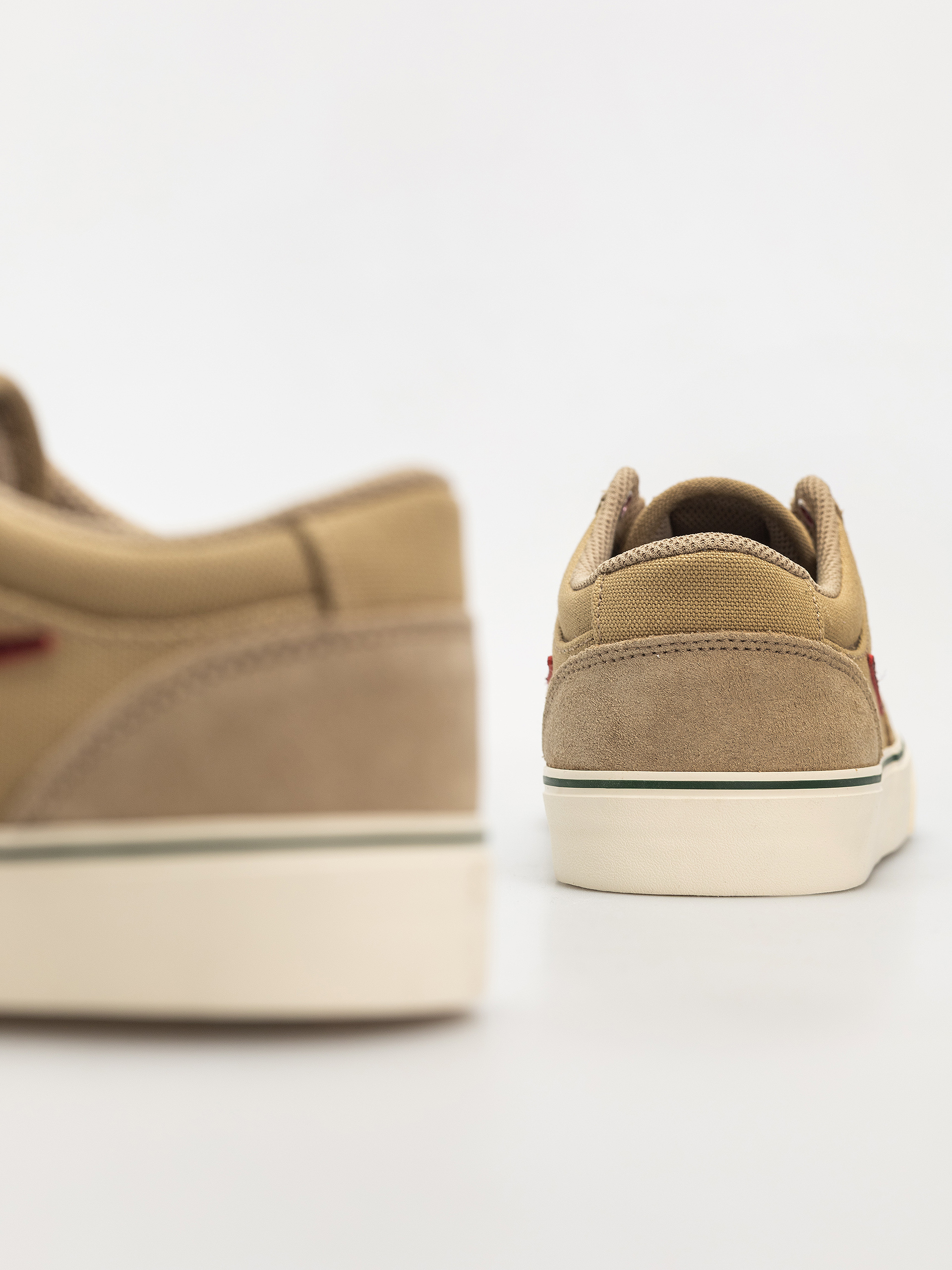 Nike SB Chron 2 Cipők (parachute beige/dark team red)