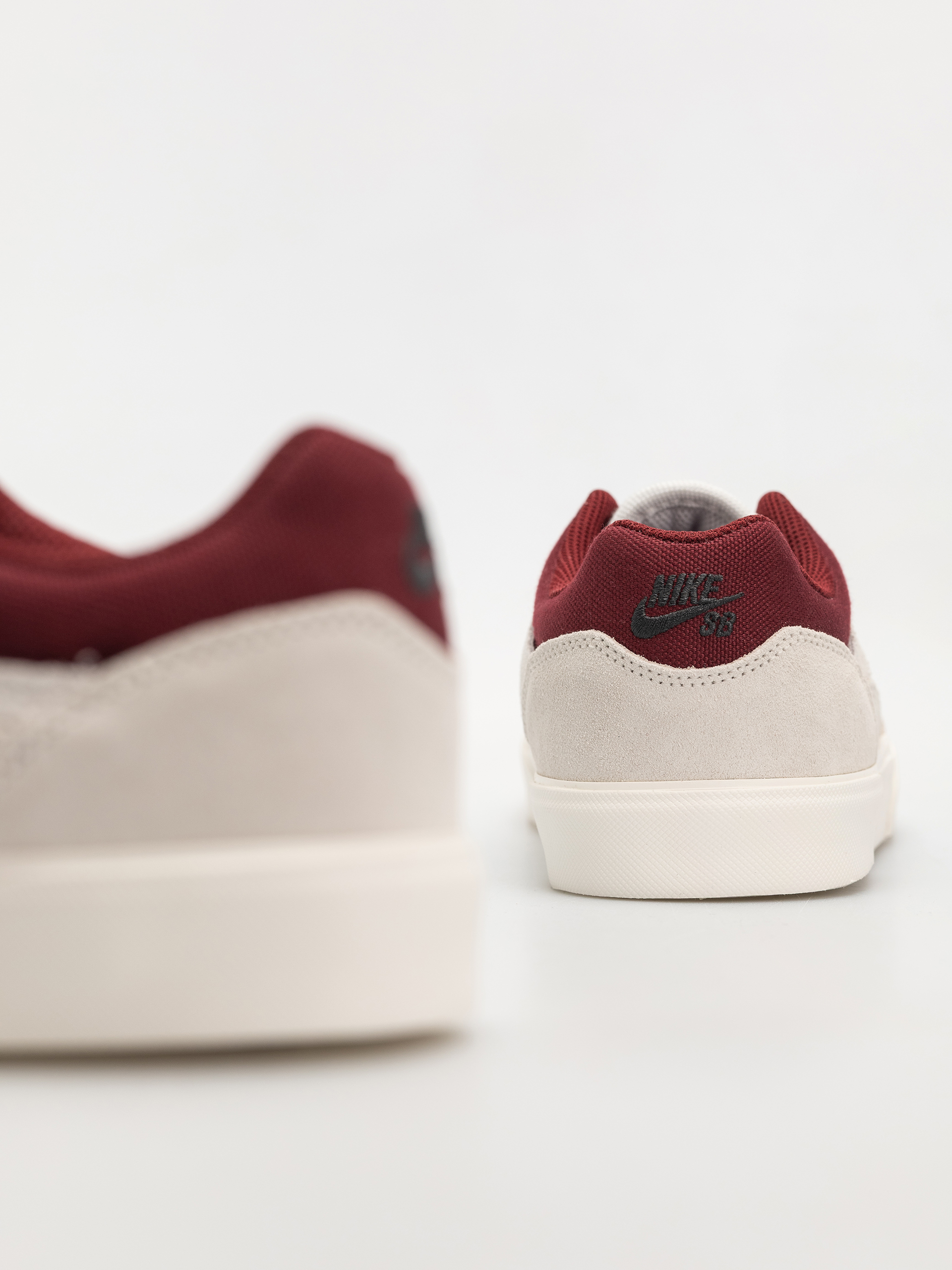 Nike SB Malor Cipők (summit white/team red phantom sail)