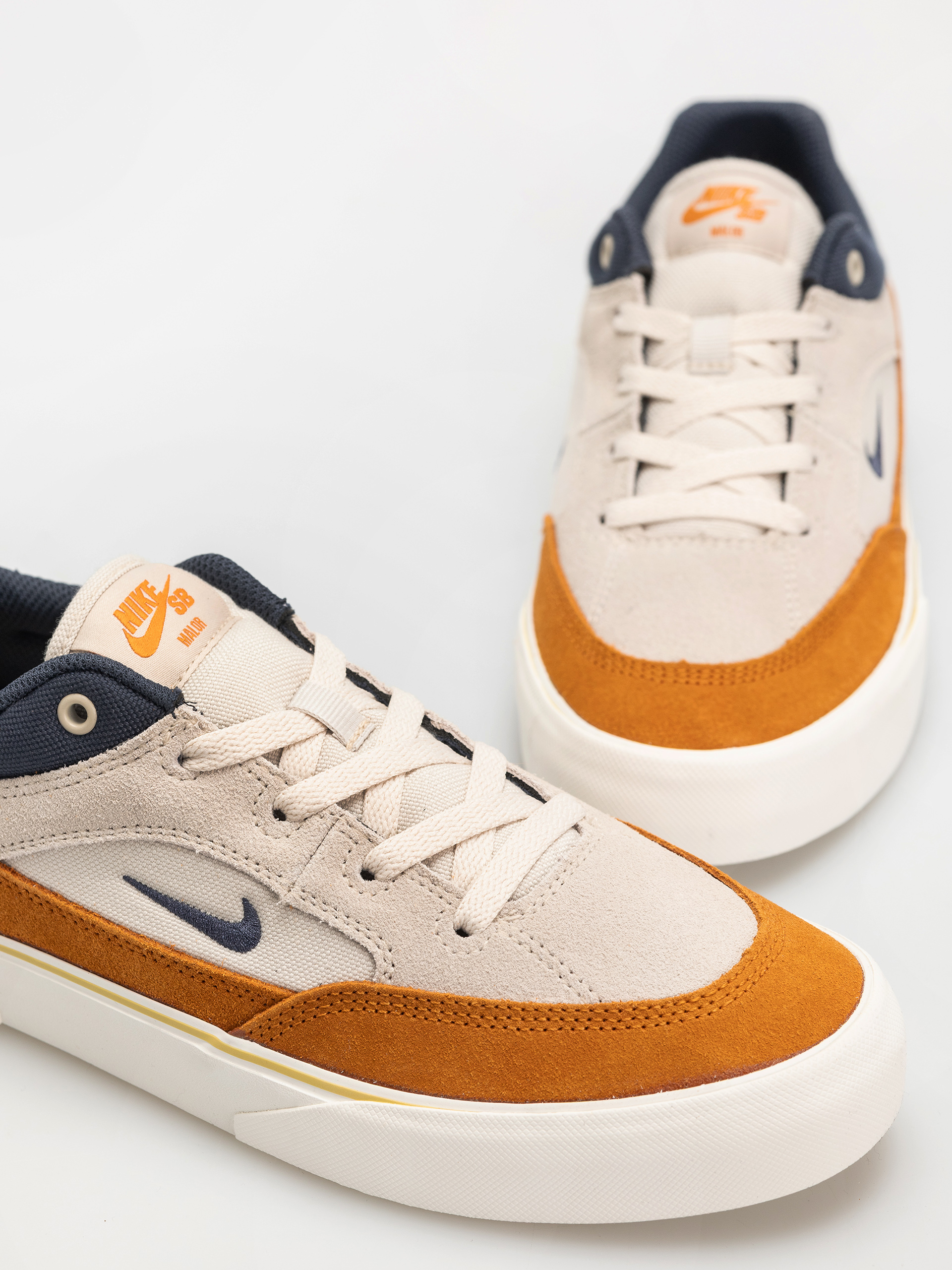 Nike SB Malor Cipők (lt orewood brn/thunder blue monarch sail)