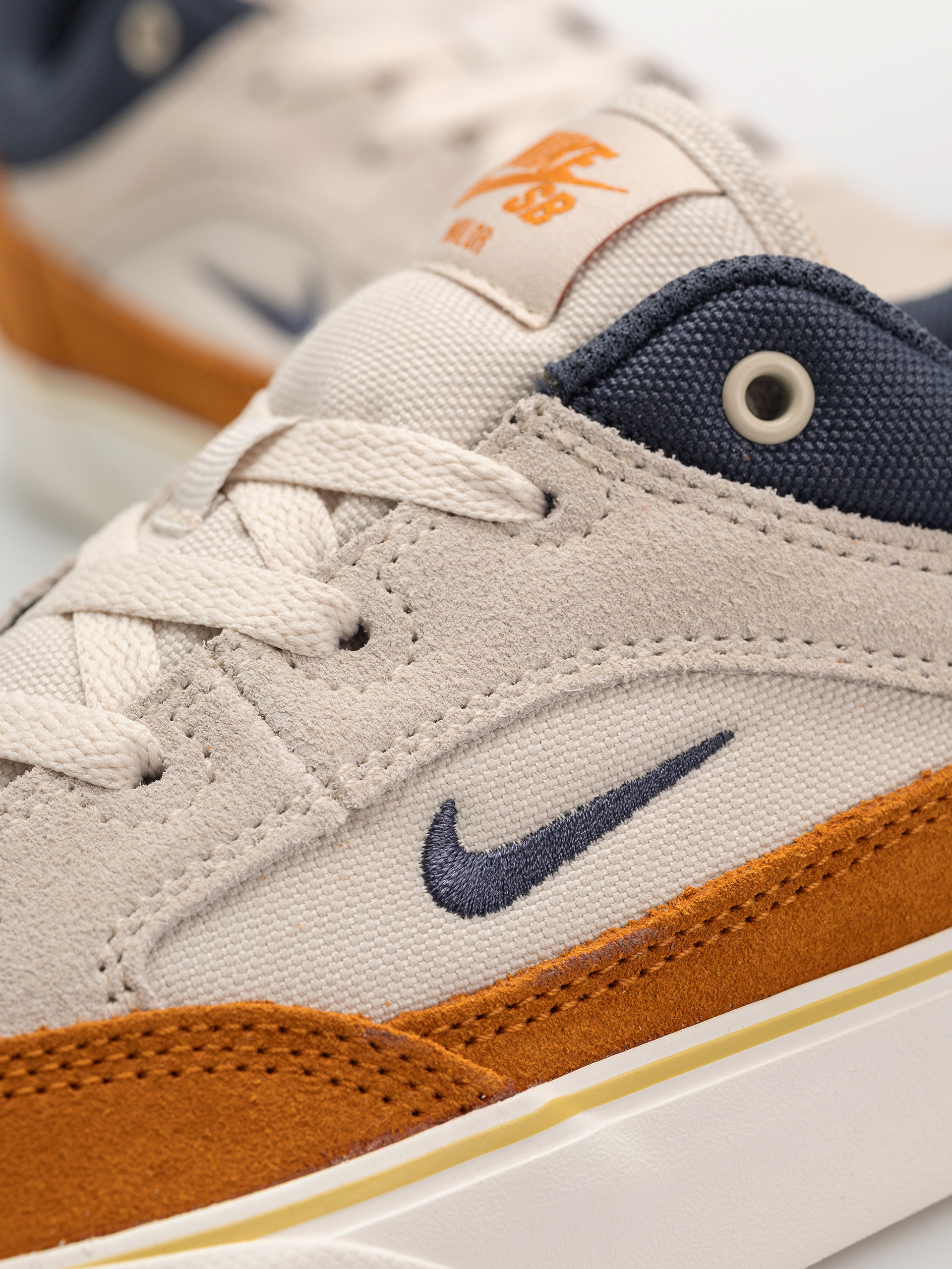 Nike SB Malor Cipők (lt orewood brn/thunder blue monarch sail)