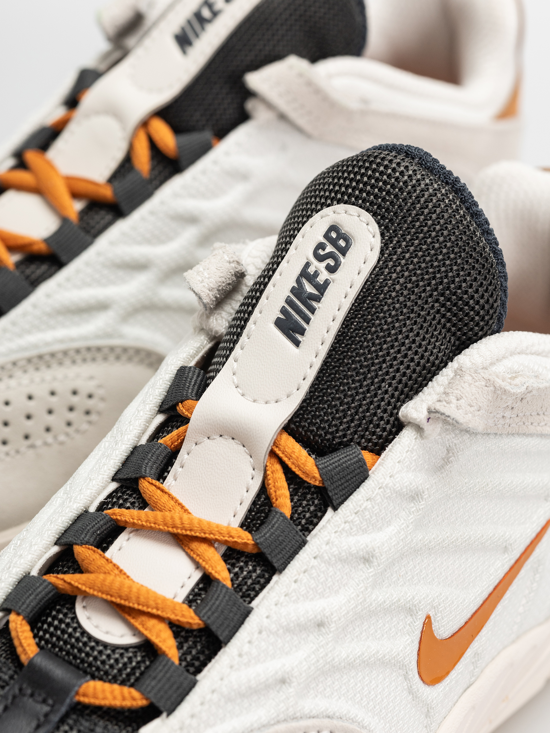 Nike SB Vertebrae Cipők (summit white/monarch phantom)