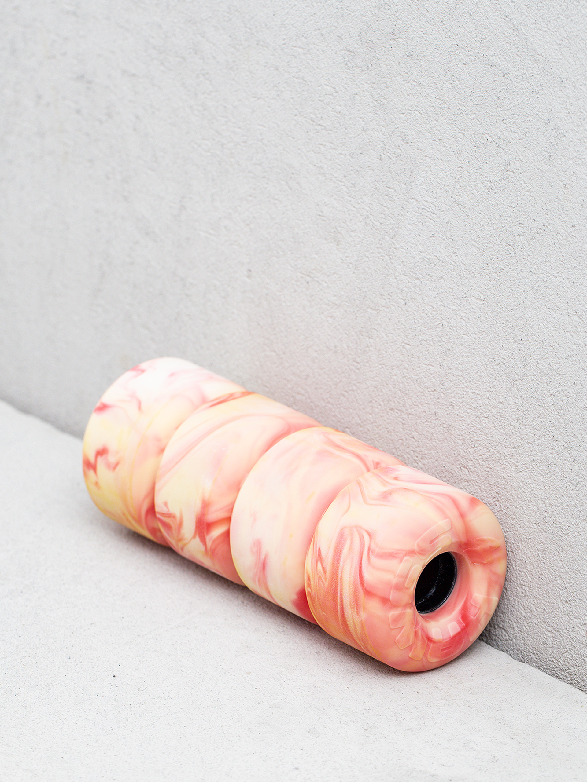 Landyachtz EZ Hawgs Gördeszka kerék (pink/white)