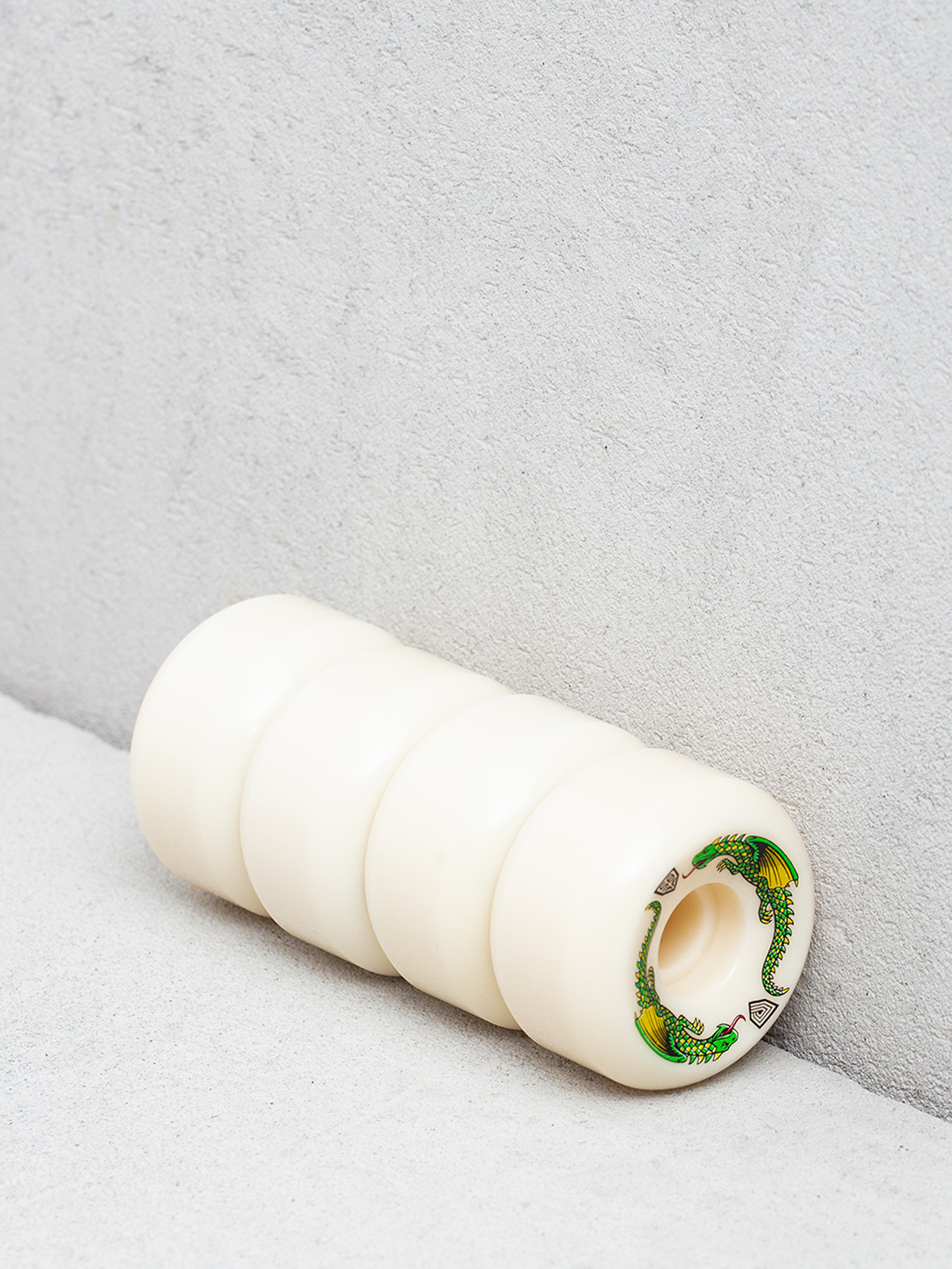 Powell Peralta WL PP Dragon Formula Side Cut RB2 93A Gördeszka kerék (off white)