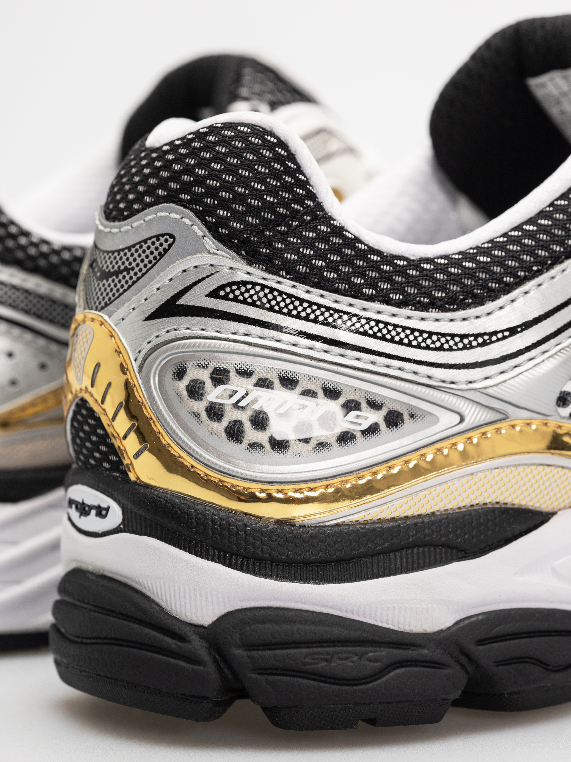 Cipők Saucony Progrid Omni 9 (silver/gold)