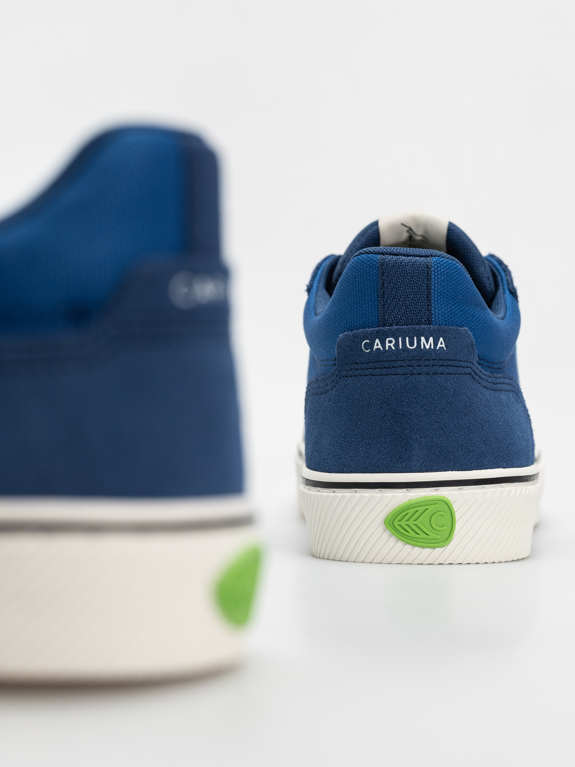 Cariuma Vallely Pro Cipők (mystery blue suede and cordura off white logo)