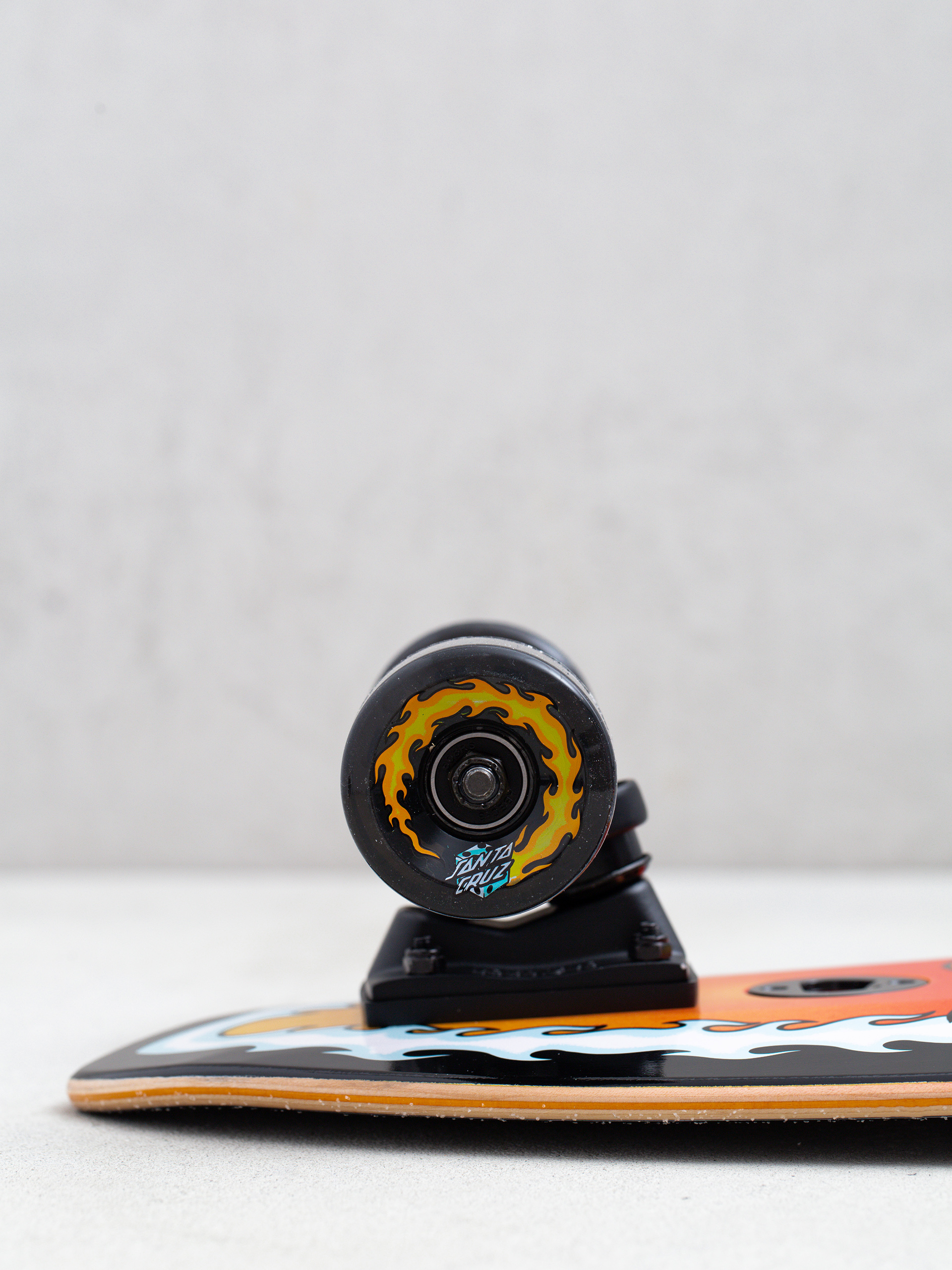 Santa Cruz Flaming Dice Dot Cruiser (black/red/white)