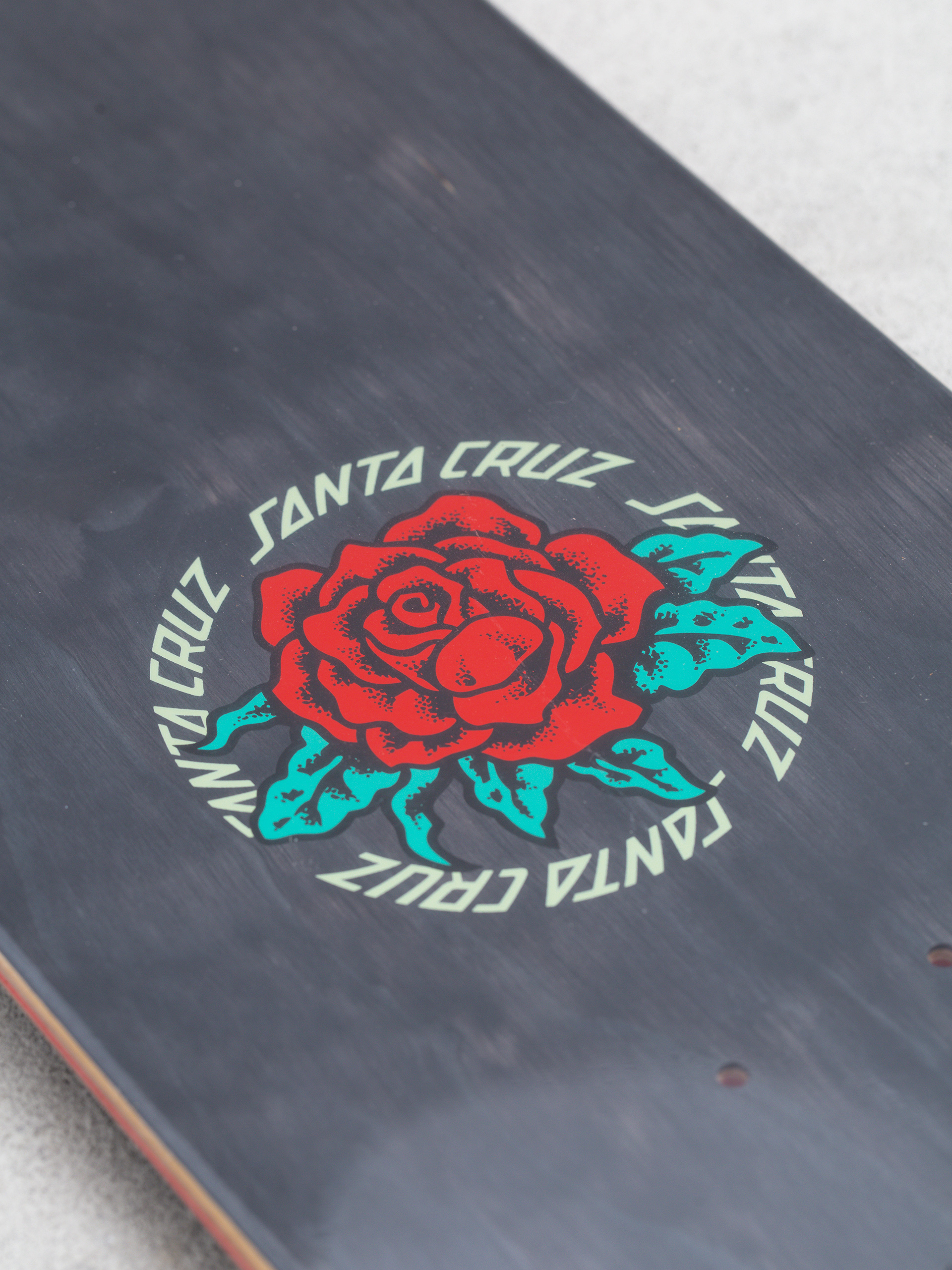 Santa Cruz Rosette Ringed Dot Gördeszka lap (black/purple)