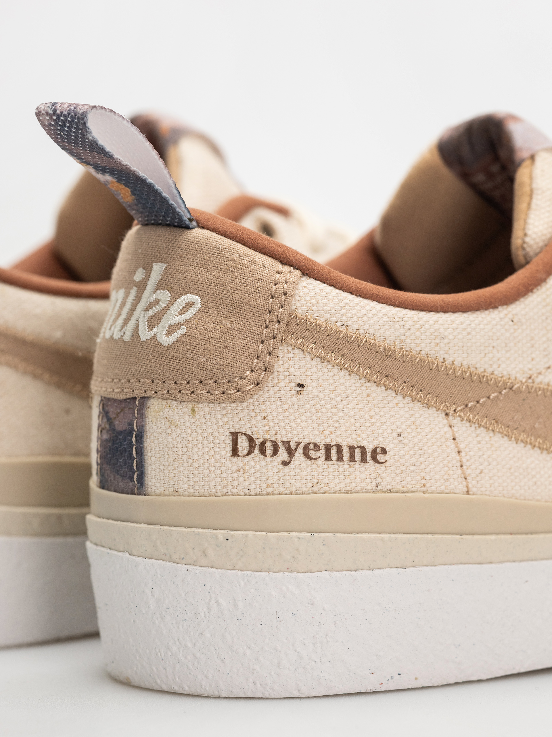 Nike SB Blazer Low X Doyenne Cipők (coconut milk/rattan limestone rattan)