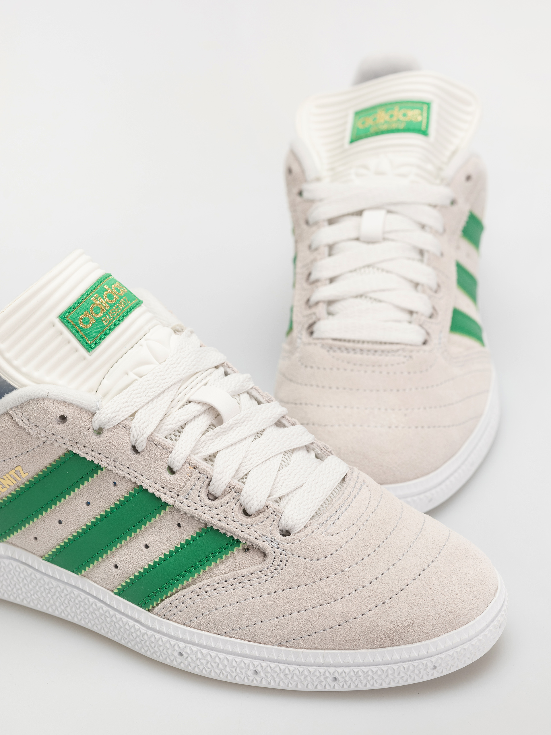 Cipők adidas Busenitz (crywht/crywht/goldmt)