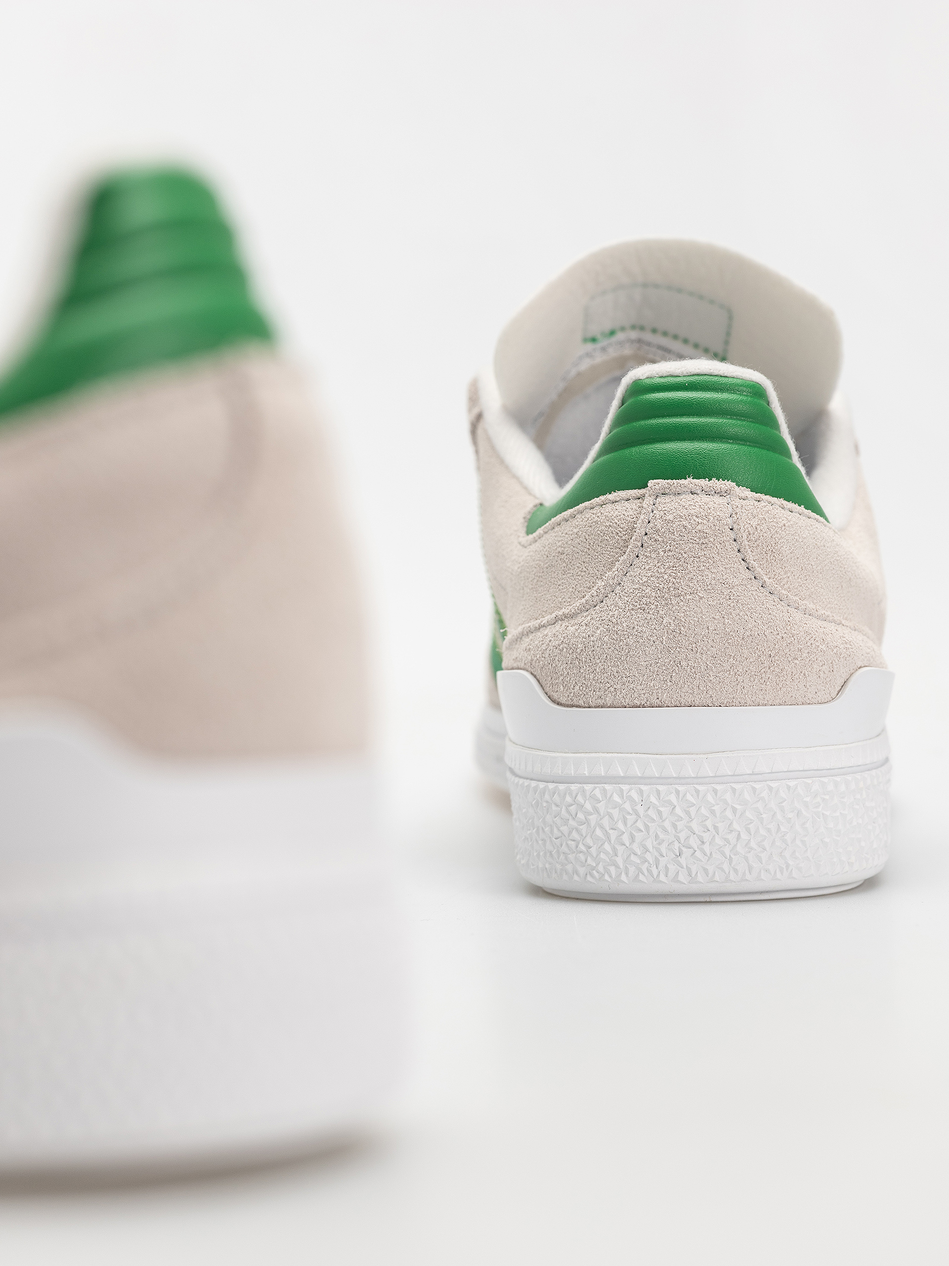 Cipők adidas Busenitz (crywht/crywht/goldmt)