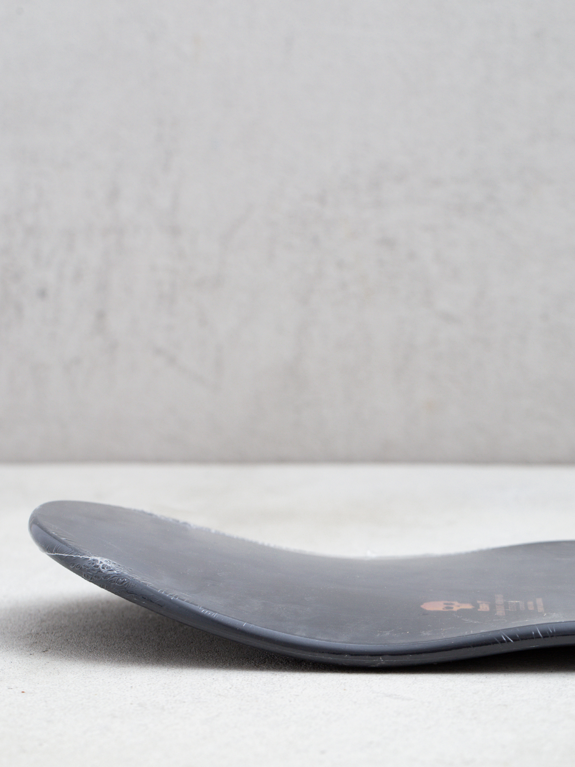 Gördeszka lap Zero Chrome Logo (all black)