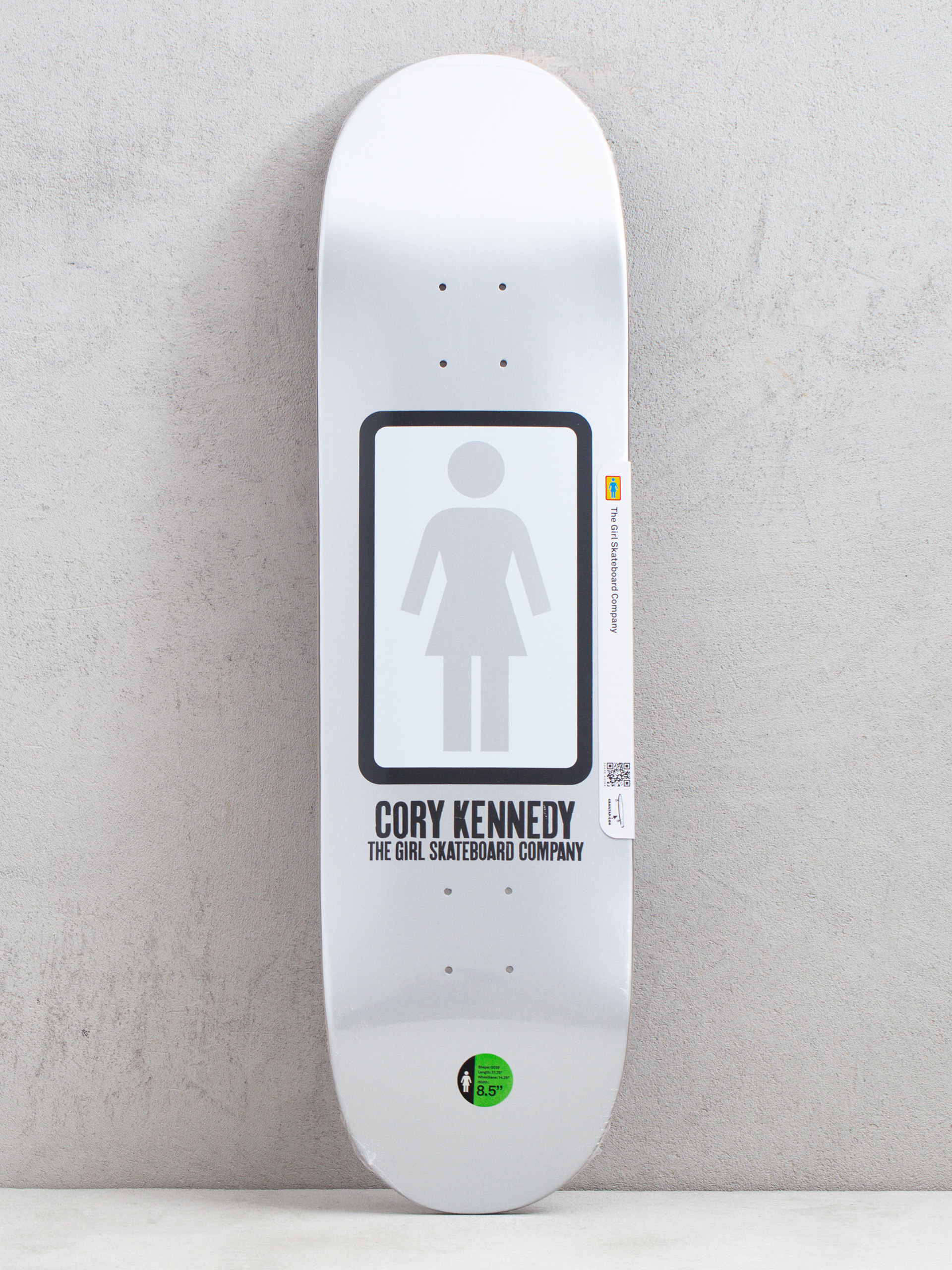Gördeszka lap Girl Skateboard Kennedy Og Black White (silver)