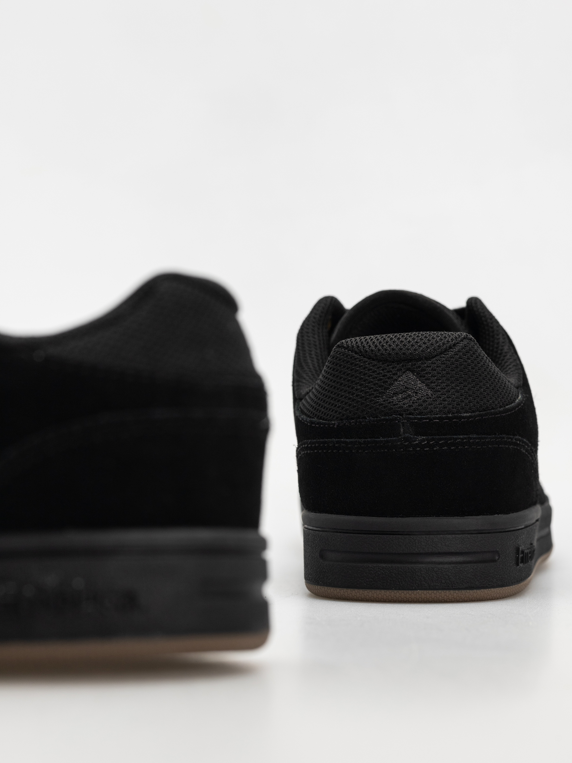 Emerica Heritic Cipők (black/black)