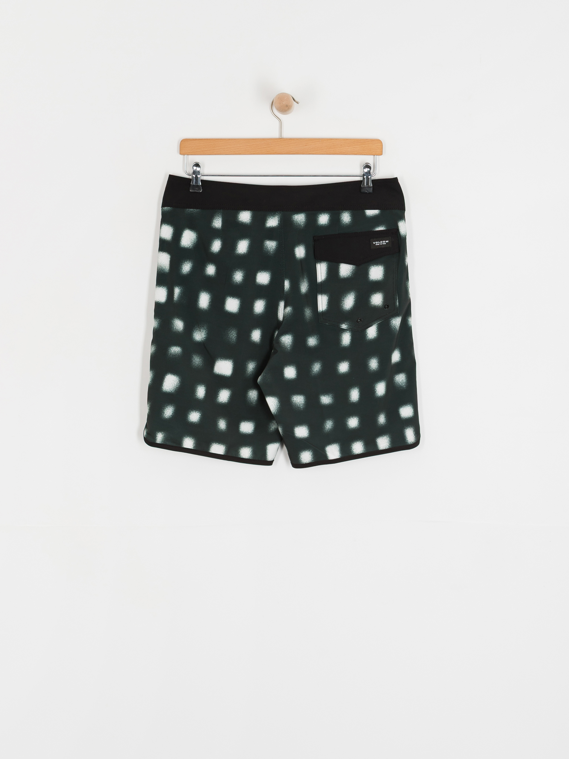 Volcom Infuse Scallop Mod 19 Boardshort (black)