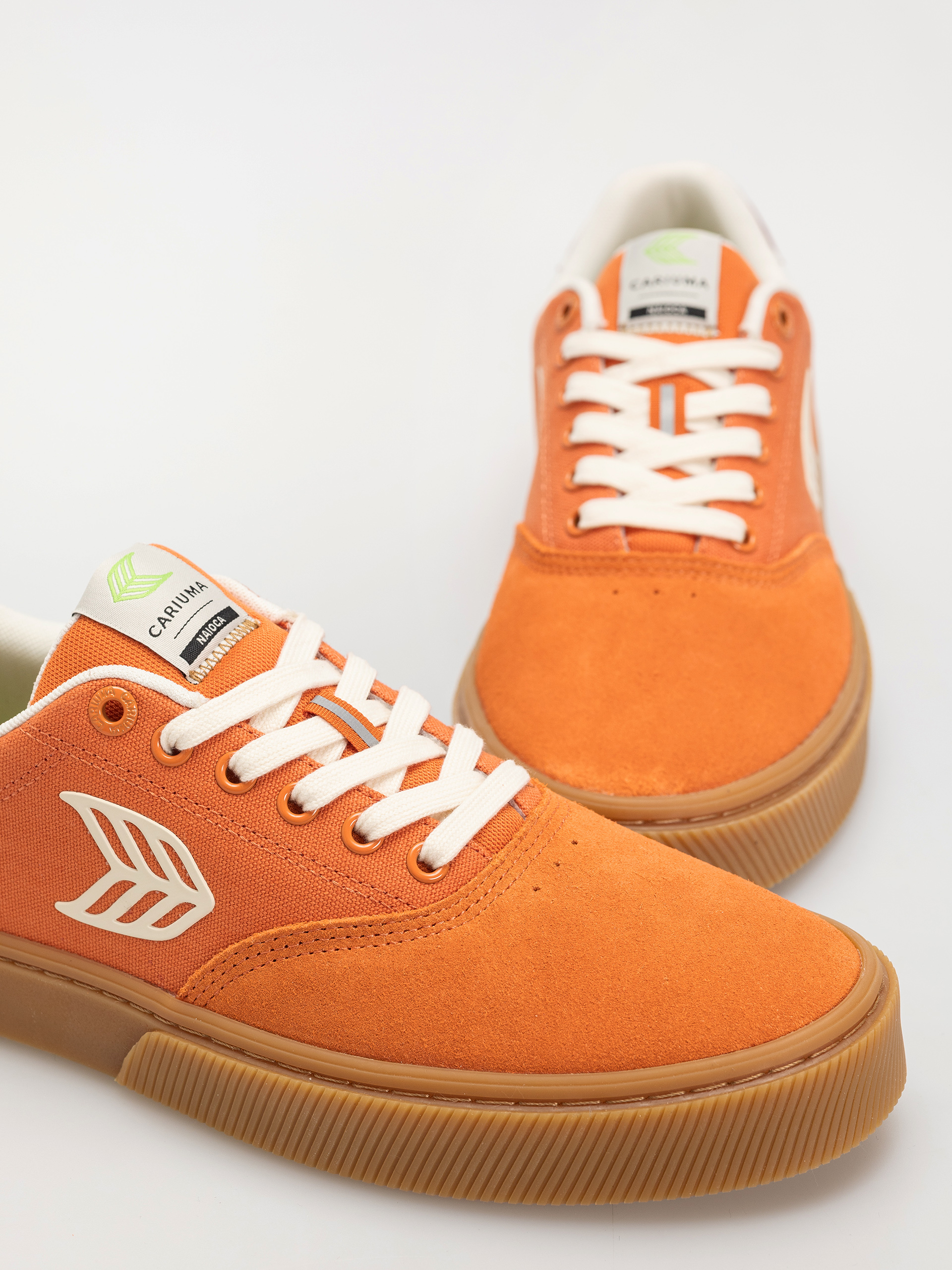 Cariuma Naioca Pro Cipők (gum burnt orange suede and canvas ivory logo ruby wine)