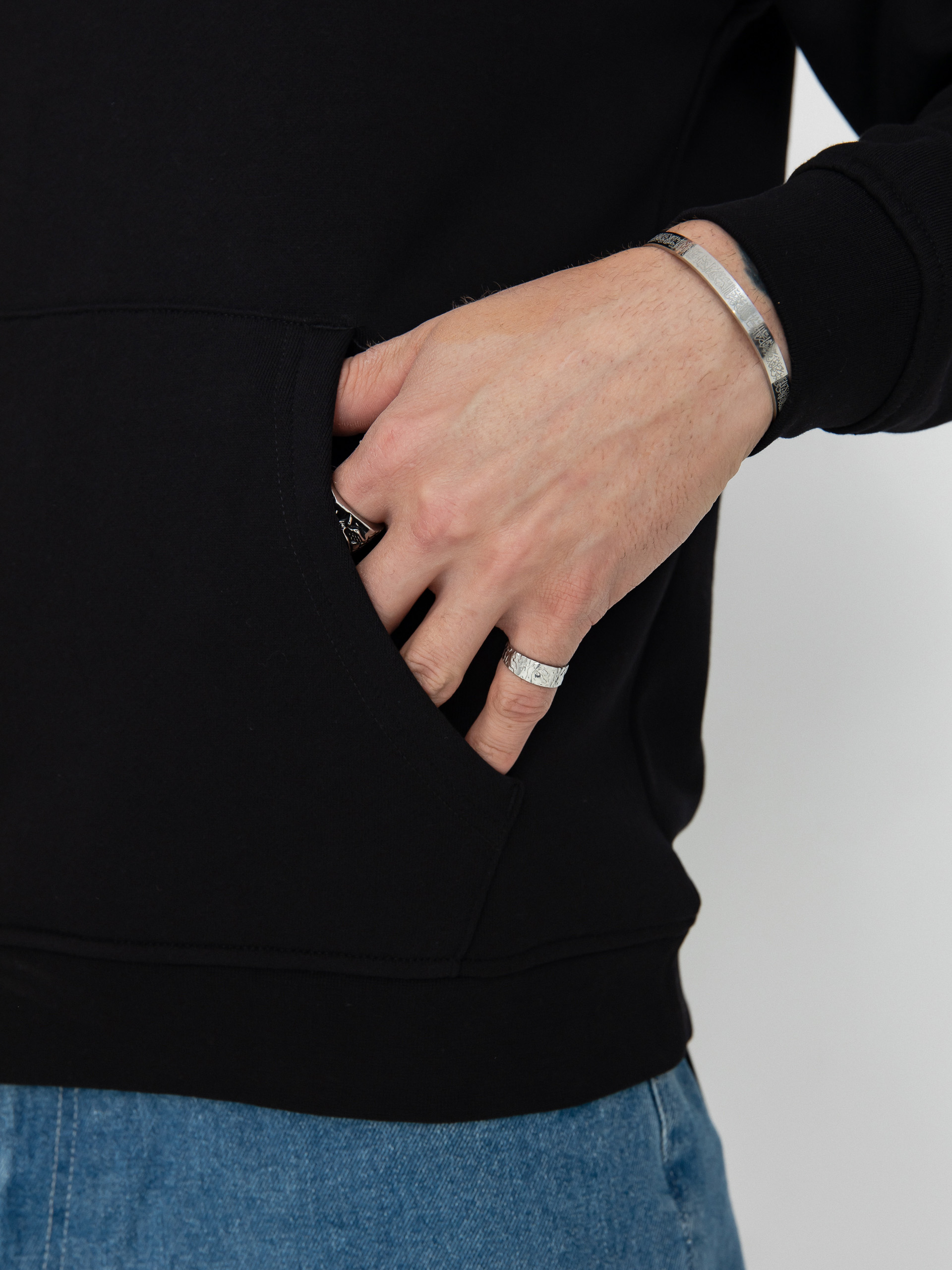 Santa Cruz Crescent Bone Hand HD Kapucnis pulóver (black)