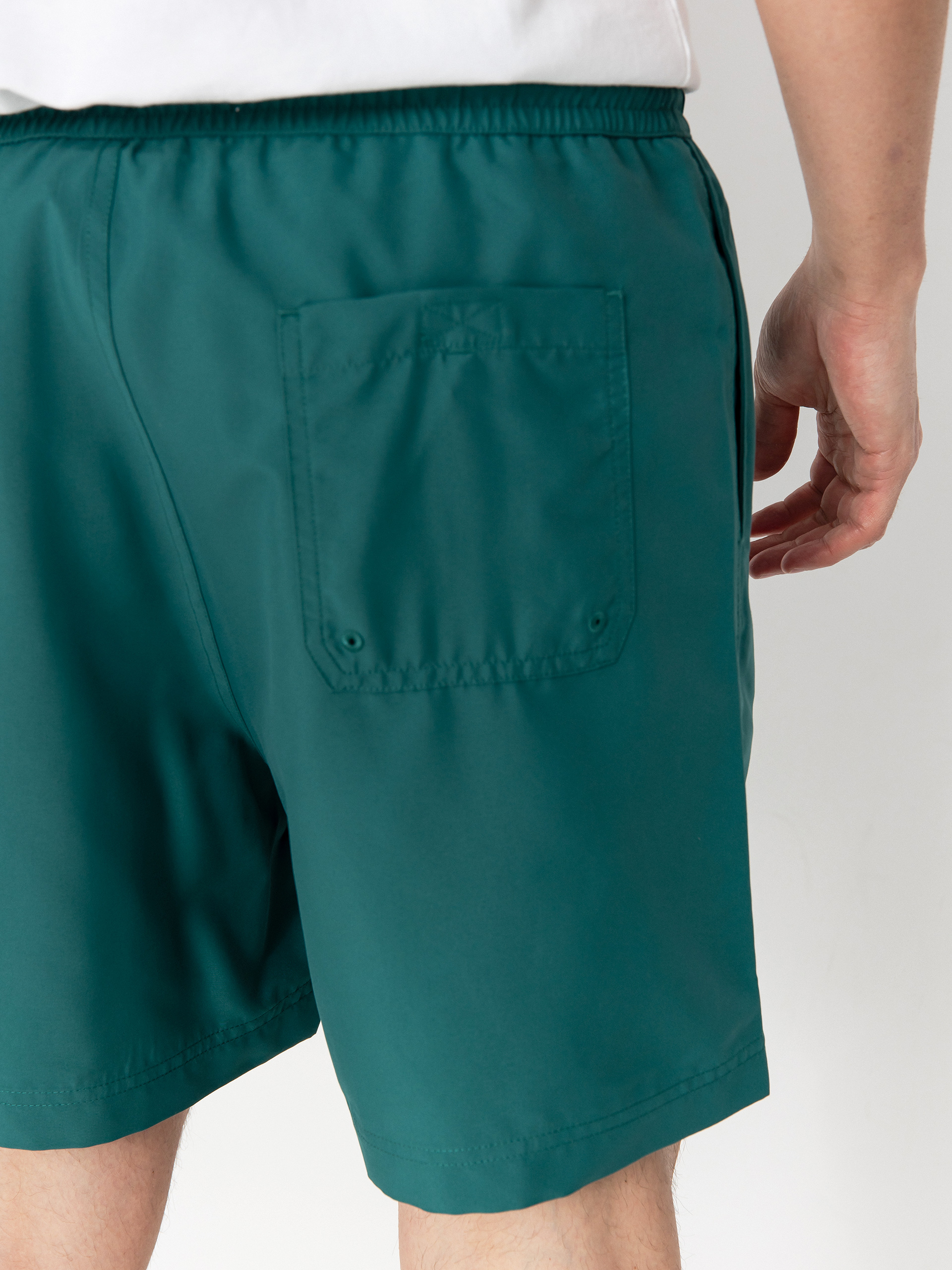 Rövidnadrág Carhartt WIP Chase Swim (rainforest/gold)